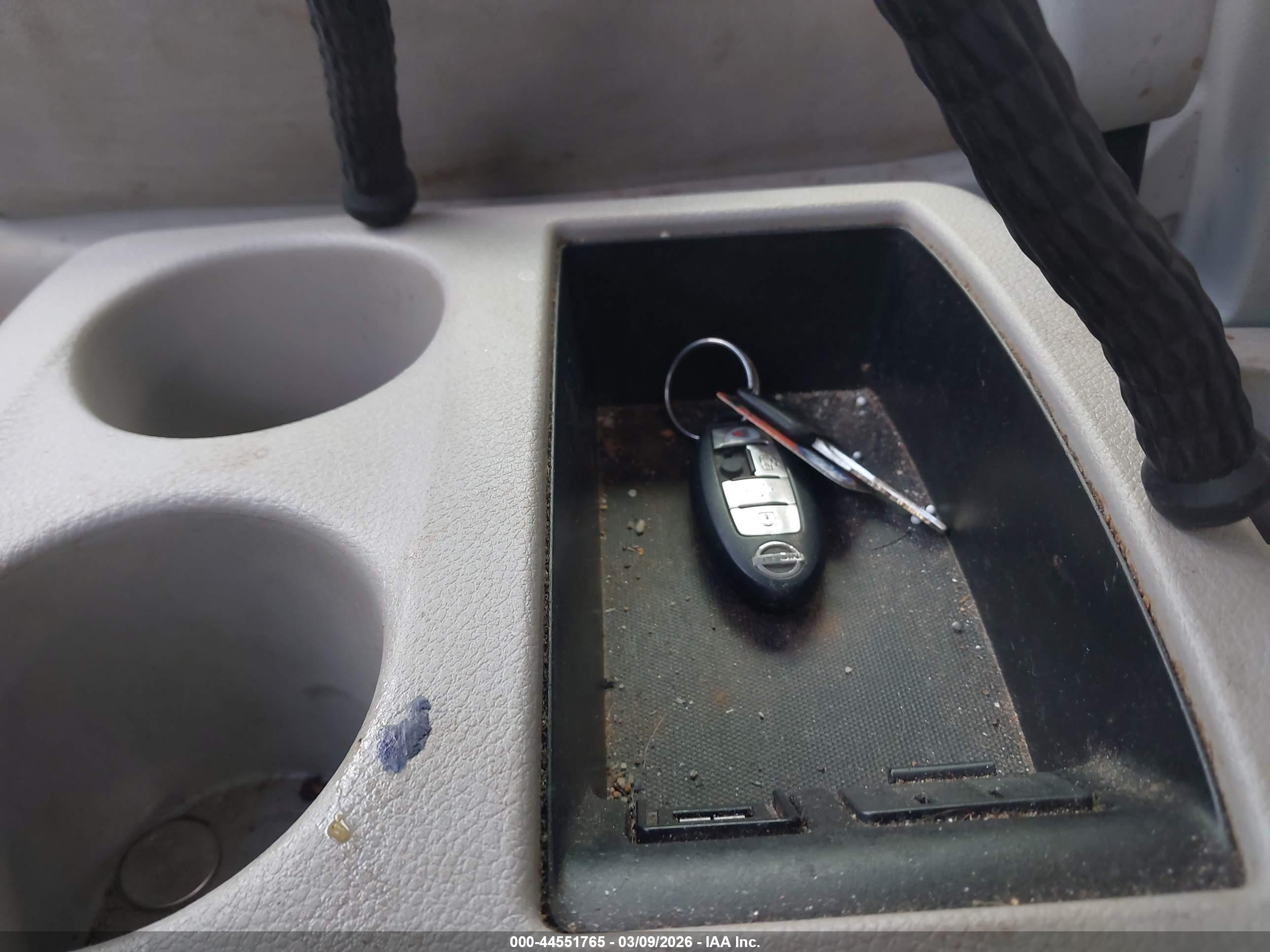 NISSAN QUEST image 11