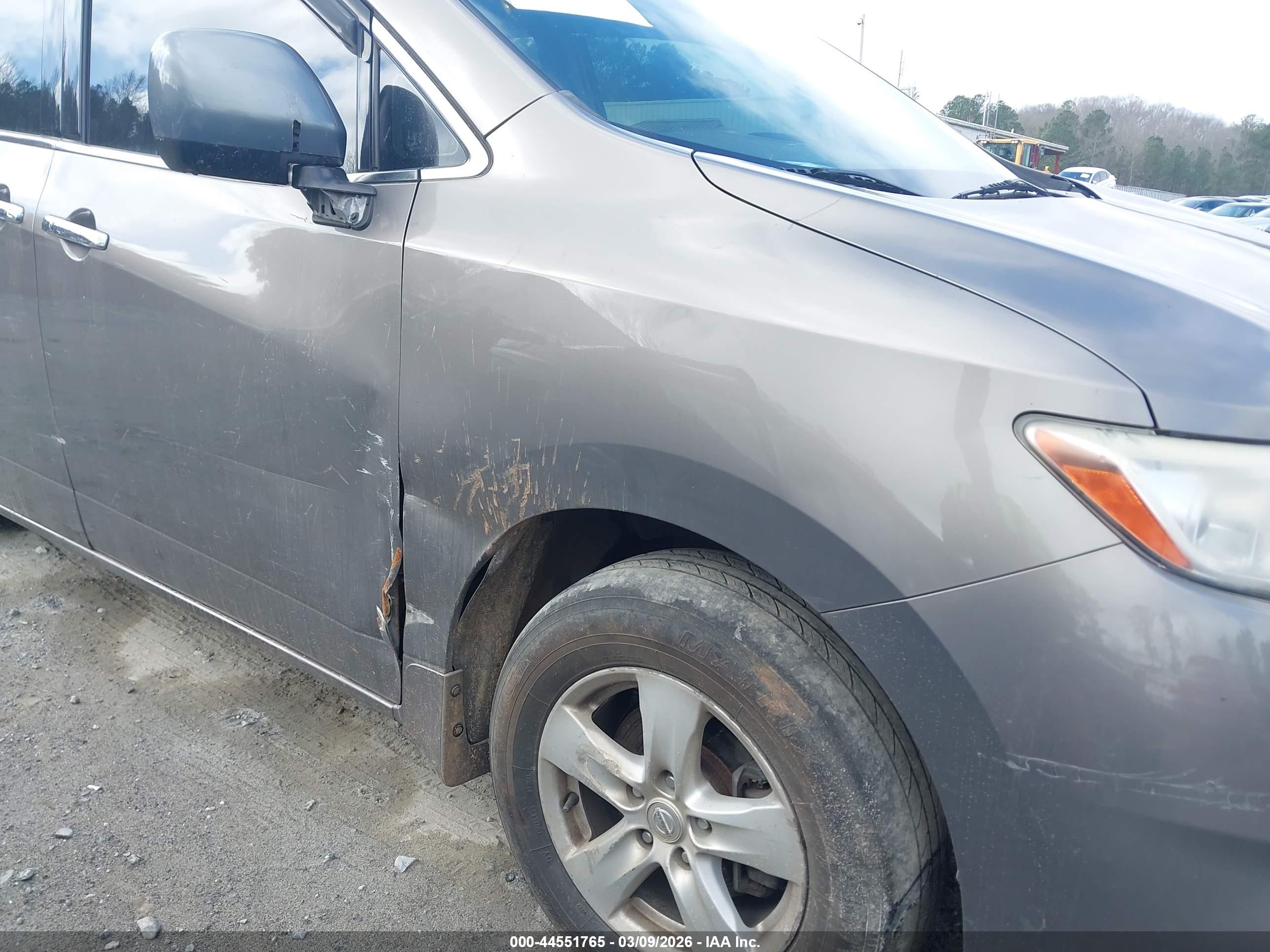 NISSAN QUEST image 6