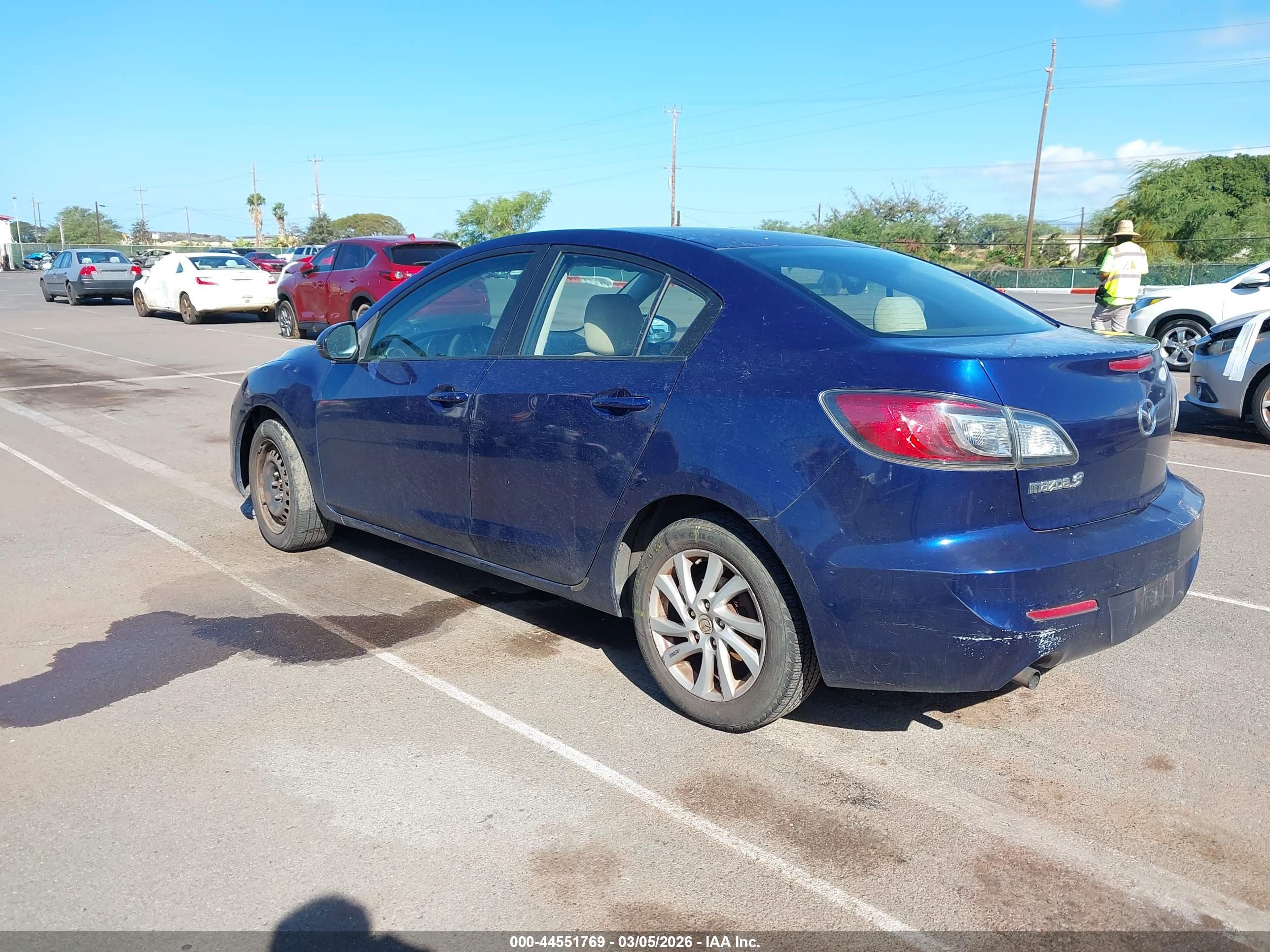 MAZDA MAZDA3 image 3