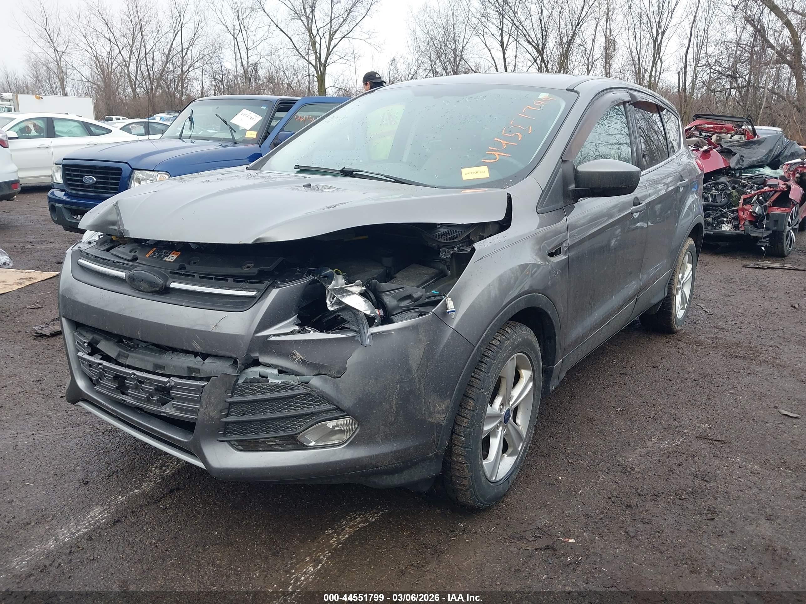 FORD ESCAPE image 2