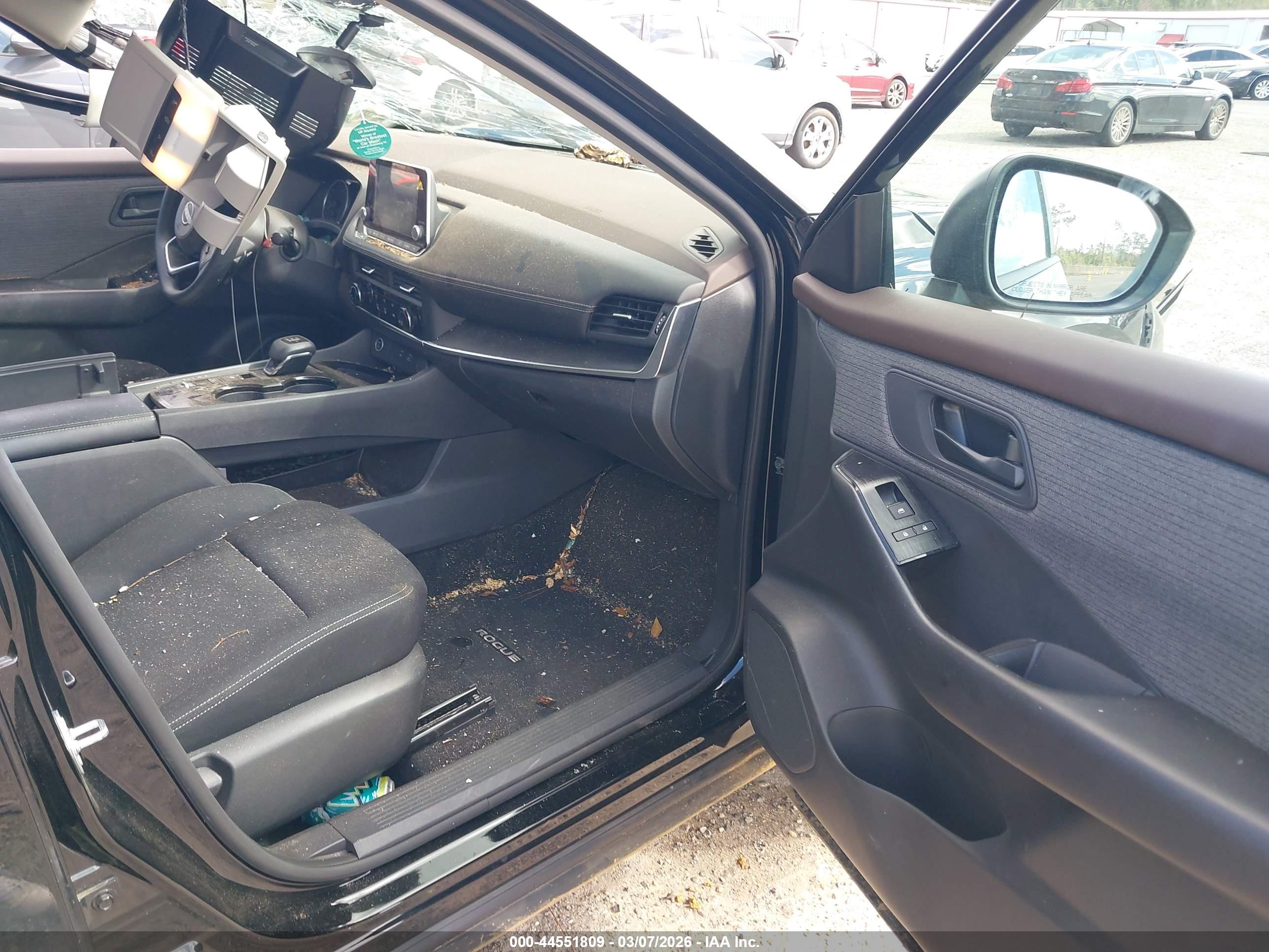 NISSAN ROGUE image 5
