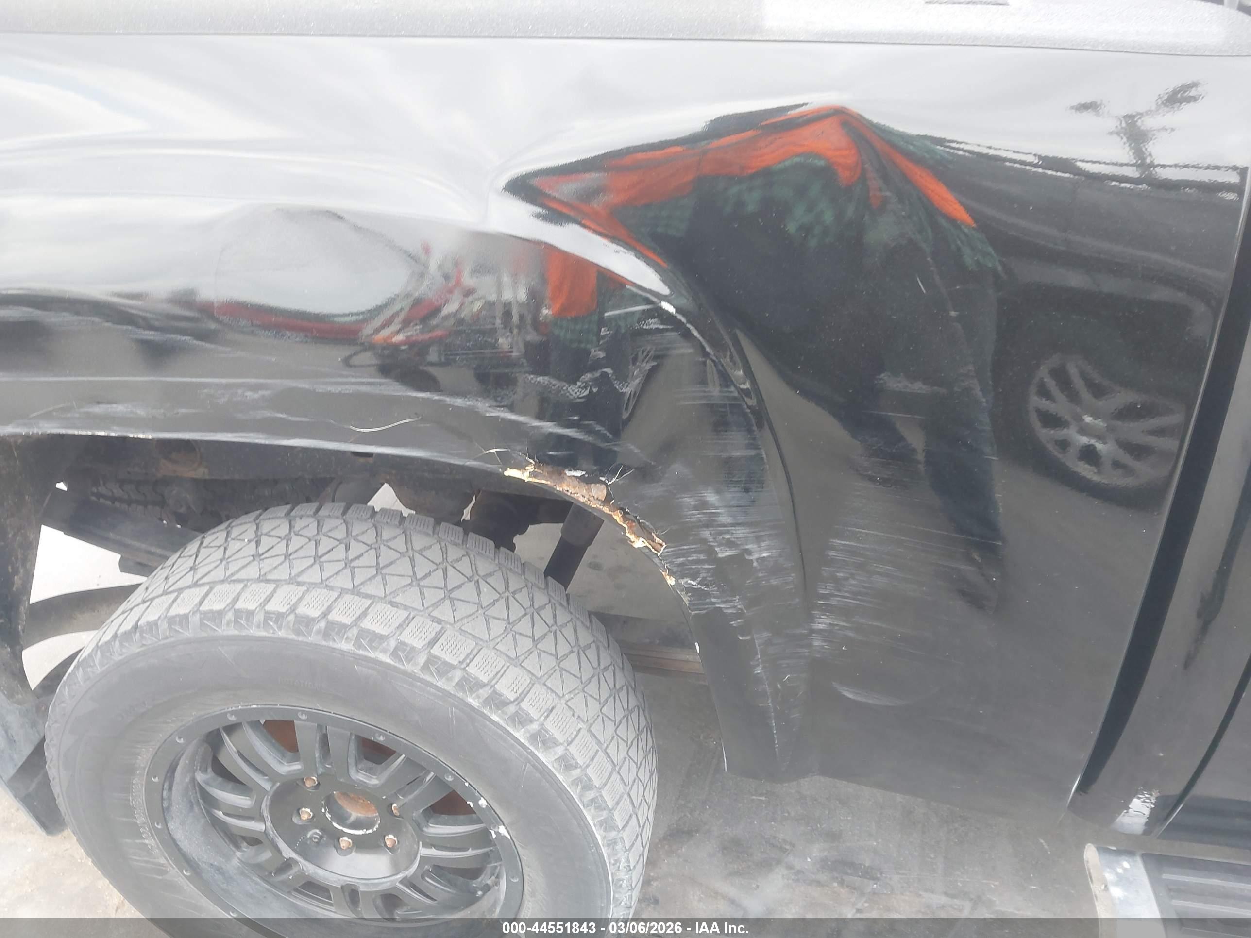 GMC SIERRA image 6