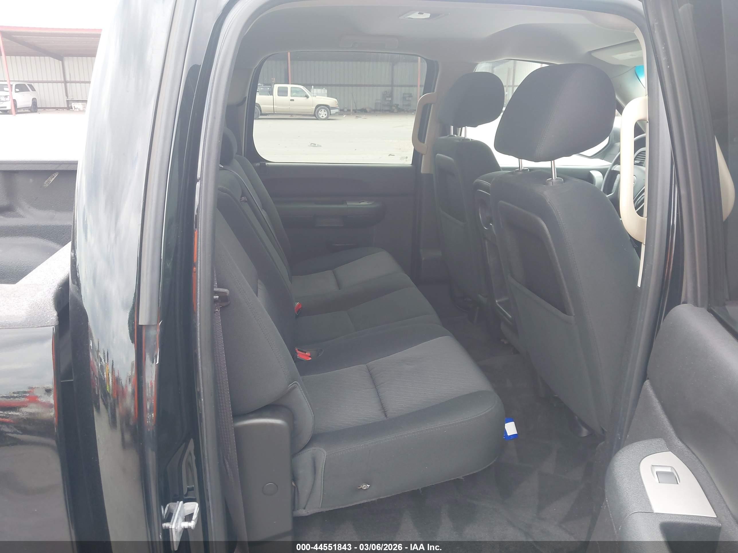 GMC SIERRA image 8
