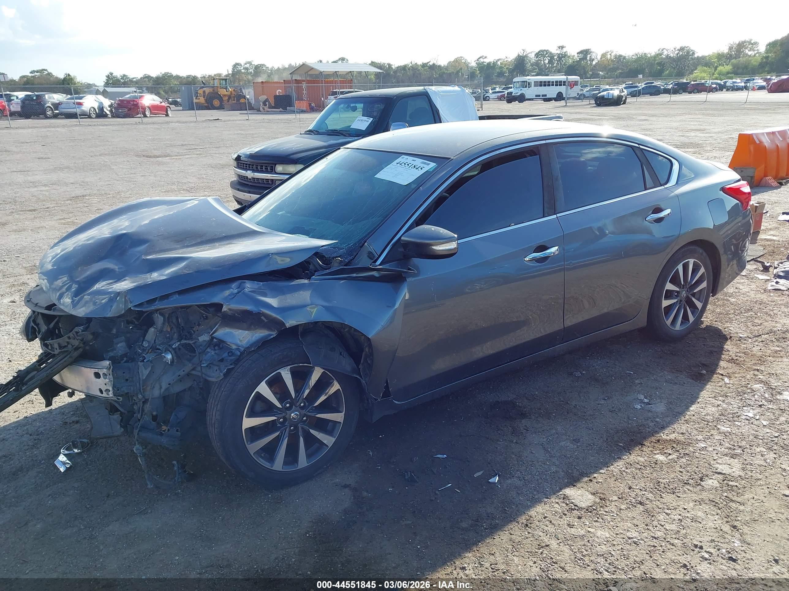 NISSAN ALTIMA image 2