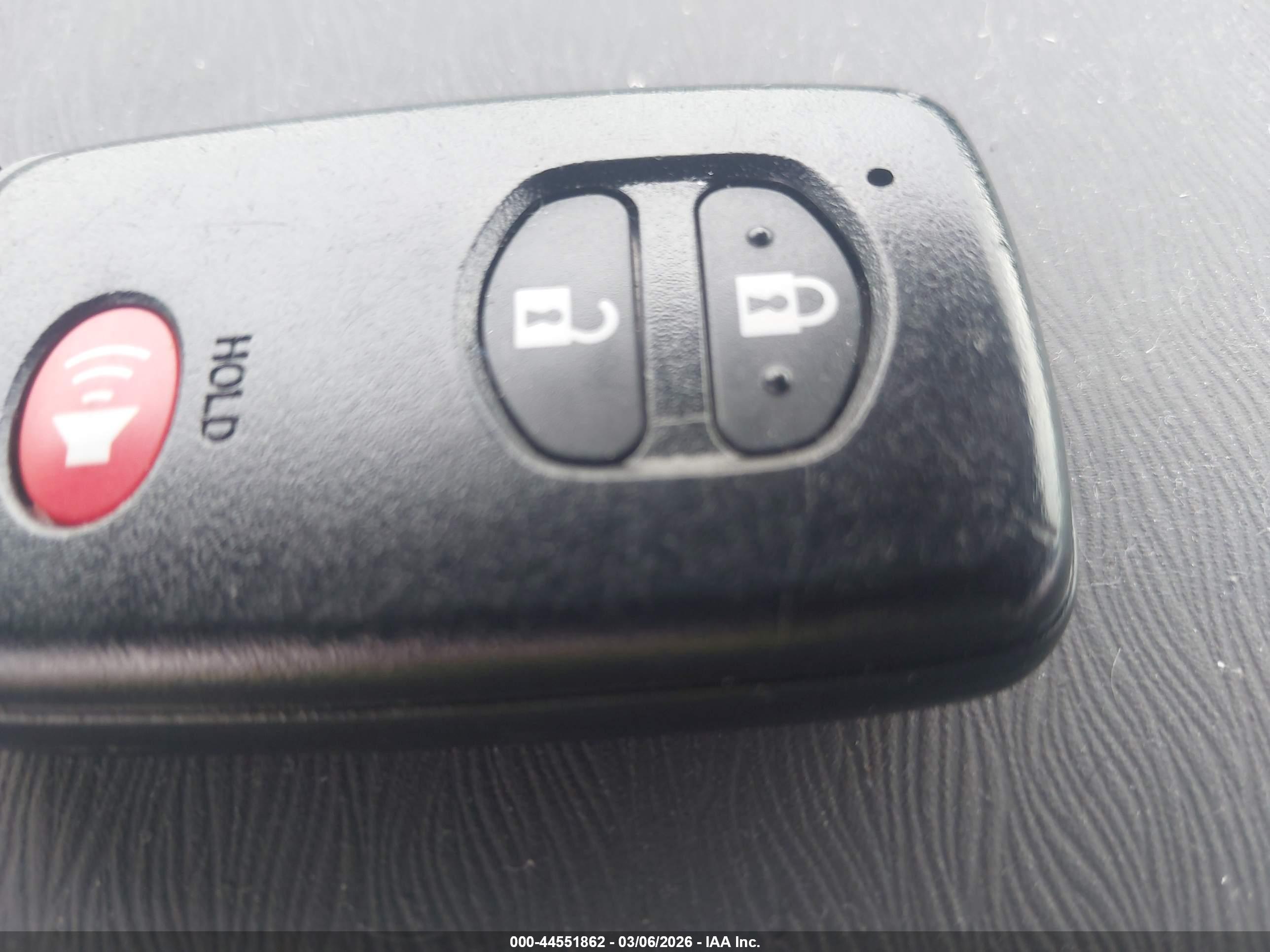 TOYOTA PRIUS image 11