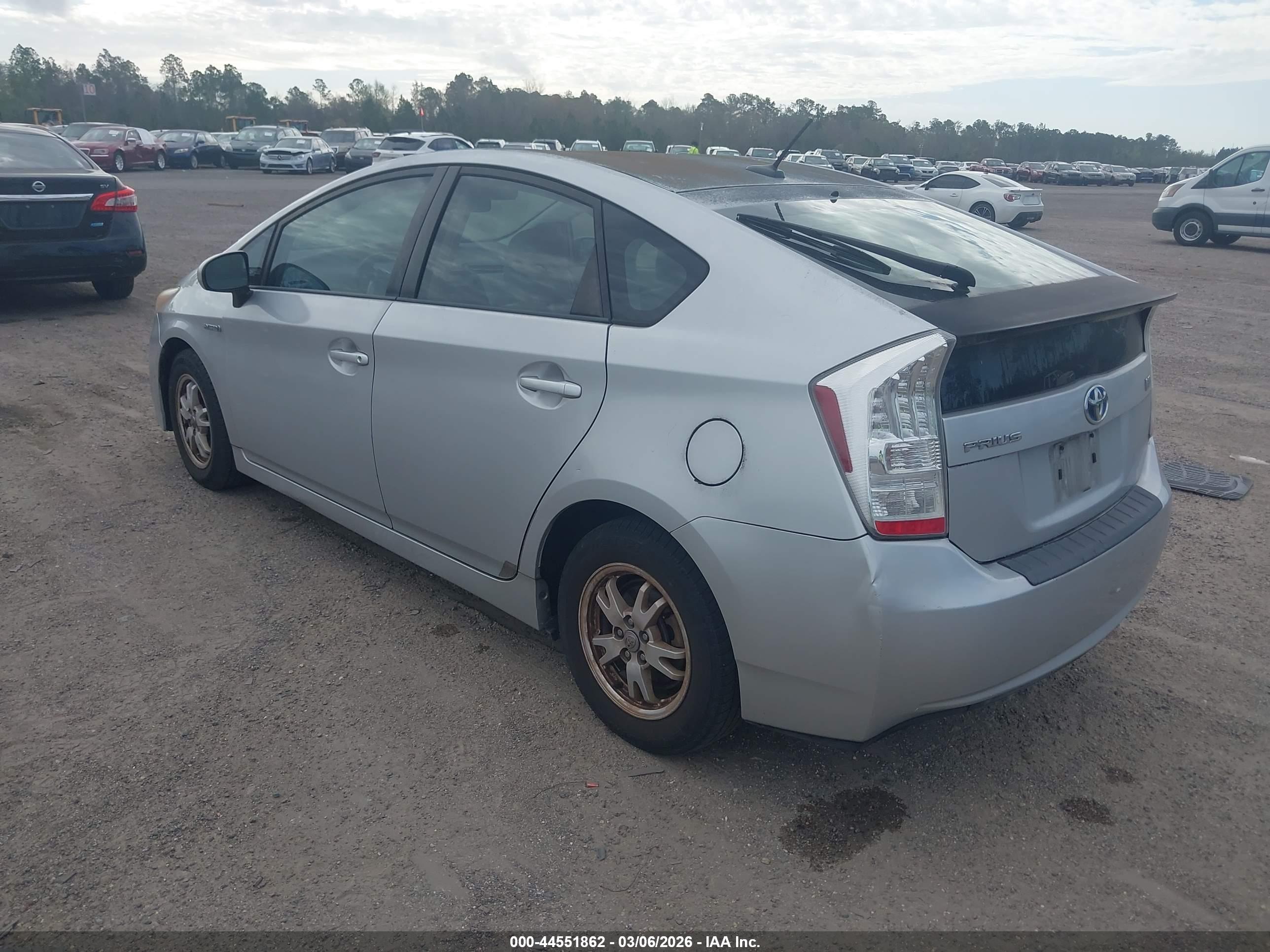 TOYOTA PRIUS image 3