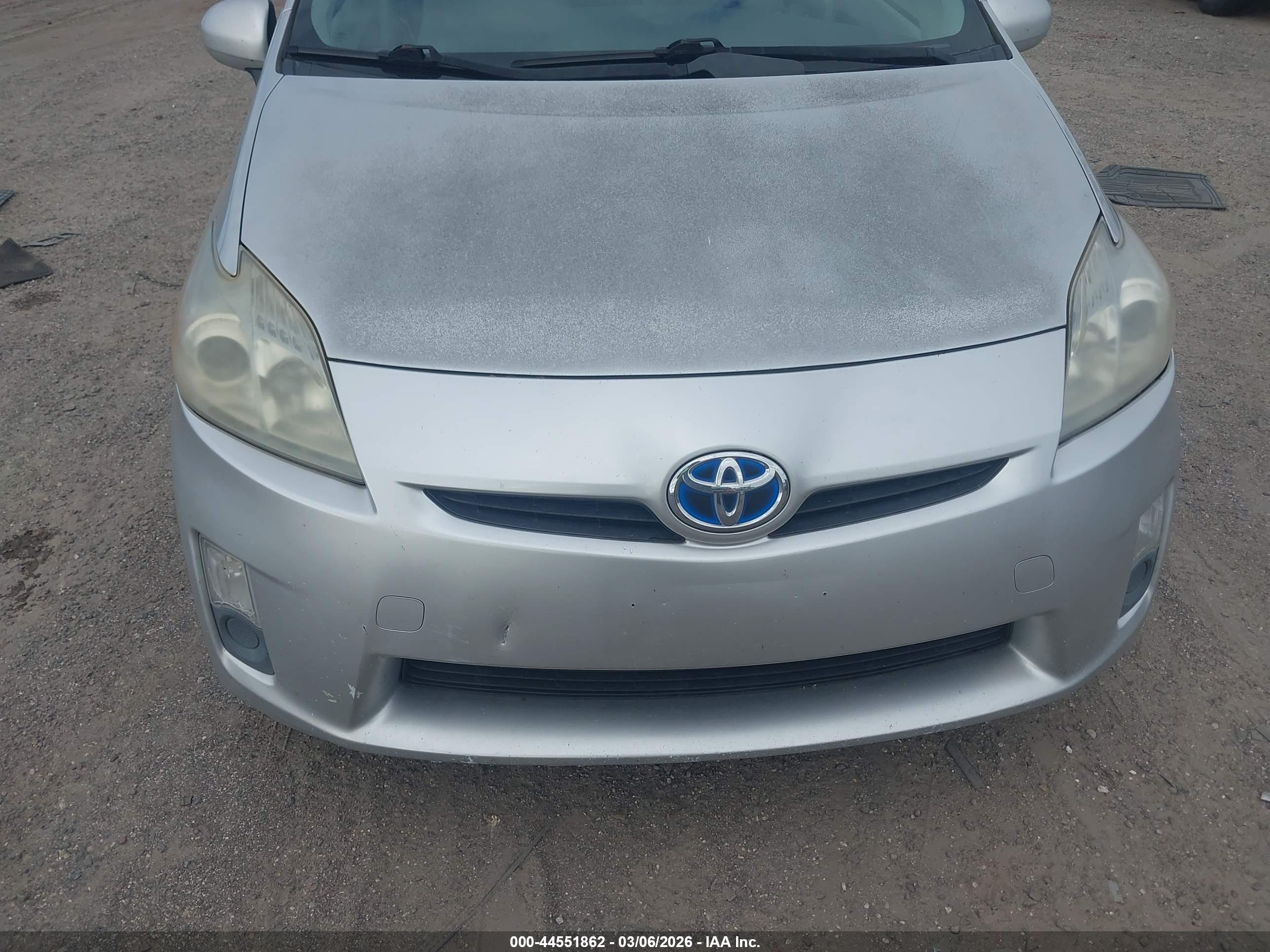 TOYOTA PRIUS image 6