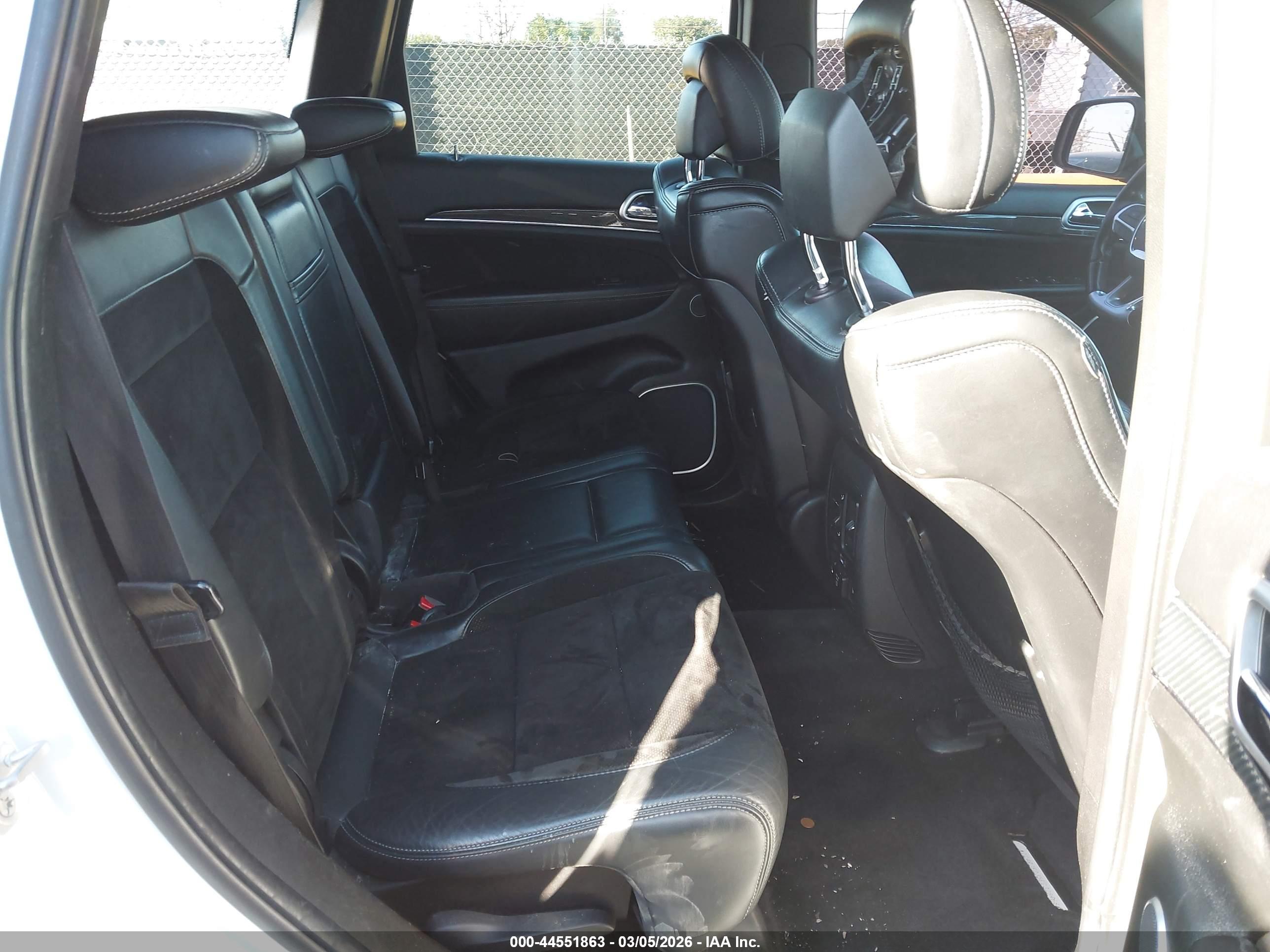 JEEP GRAND image 8