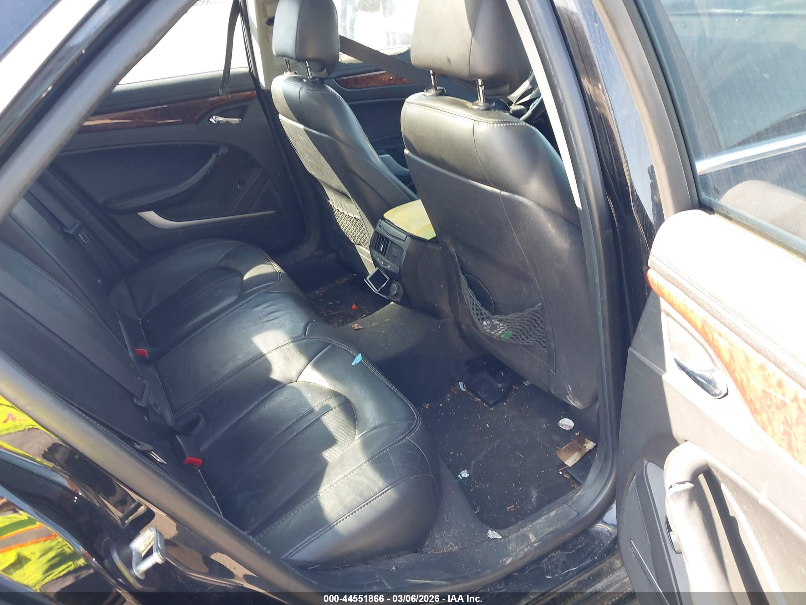 CADILLAC CTS image 8