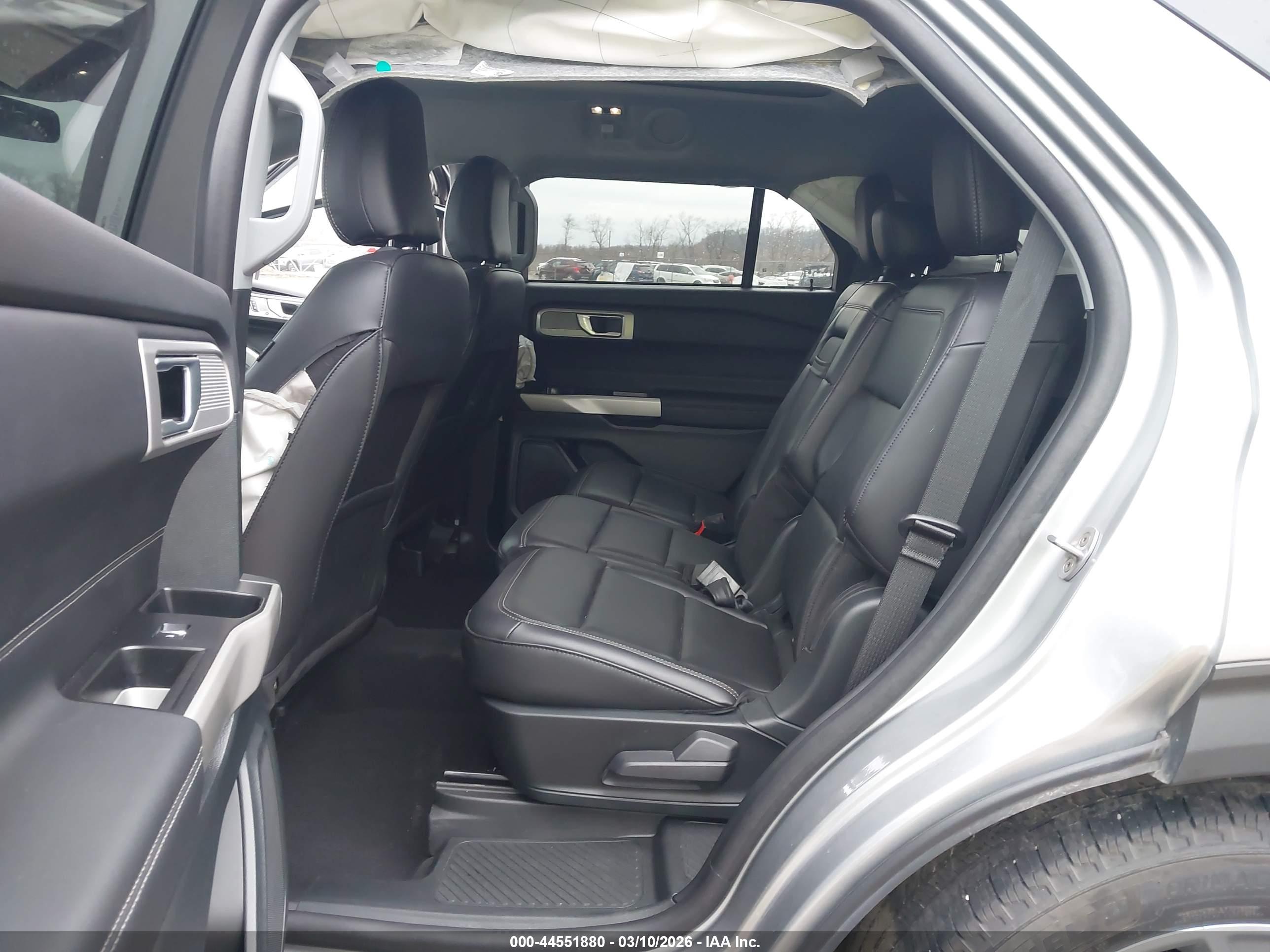 FORD EXPLORER image 8