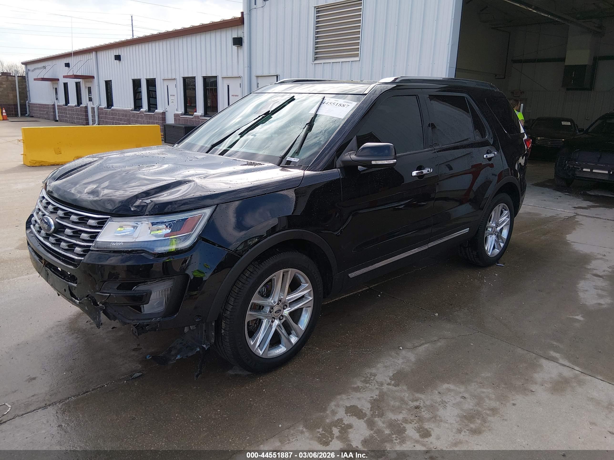 FORD EXPLORER image 2