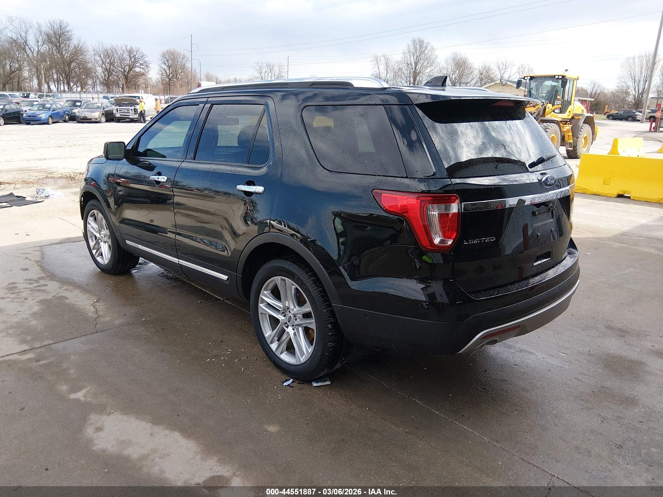 FORD EXPLORER image 3