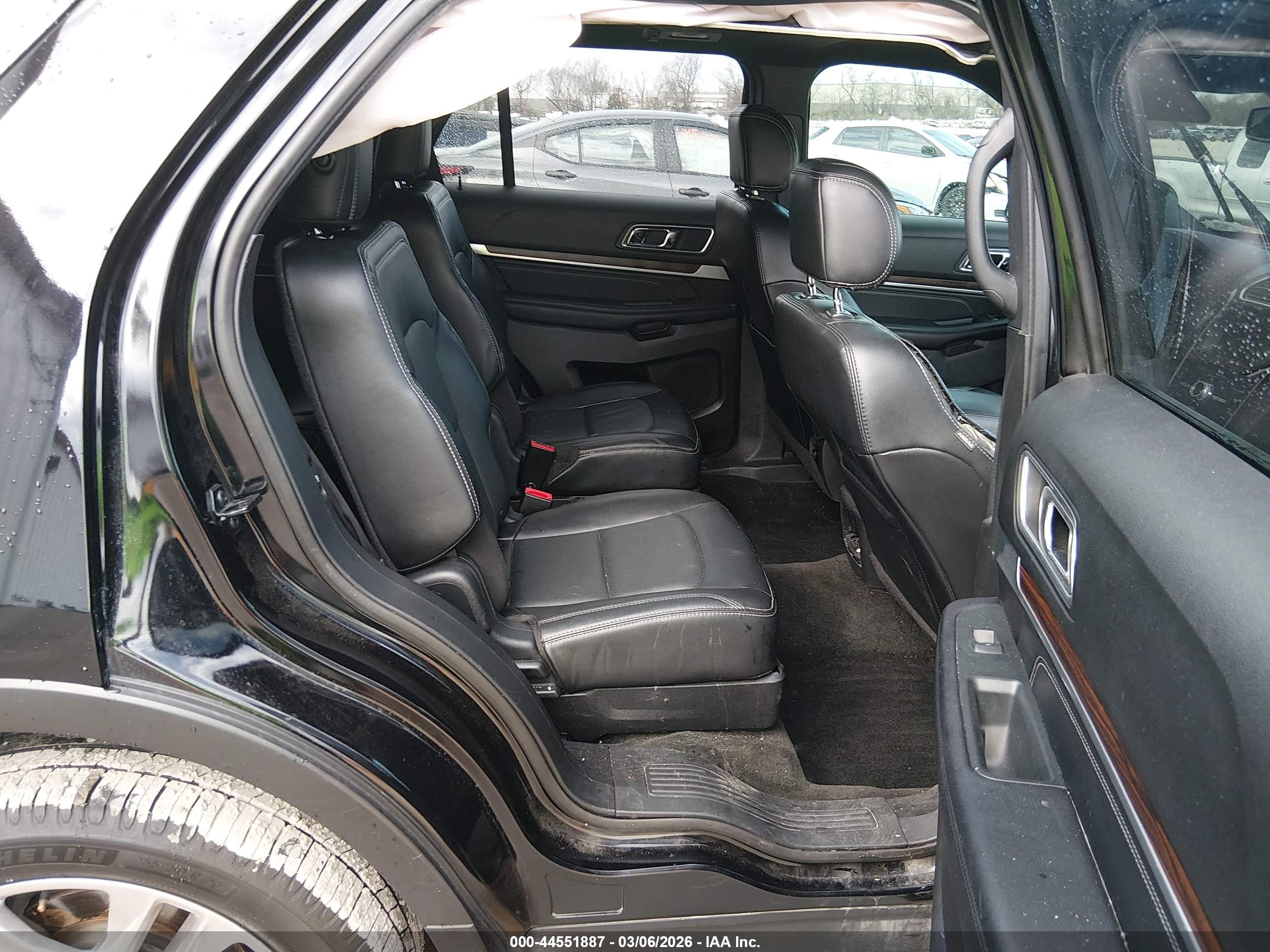 FORD EXPLORER image 8