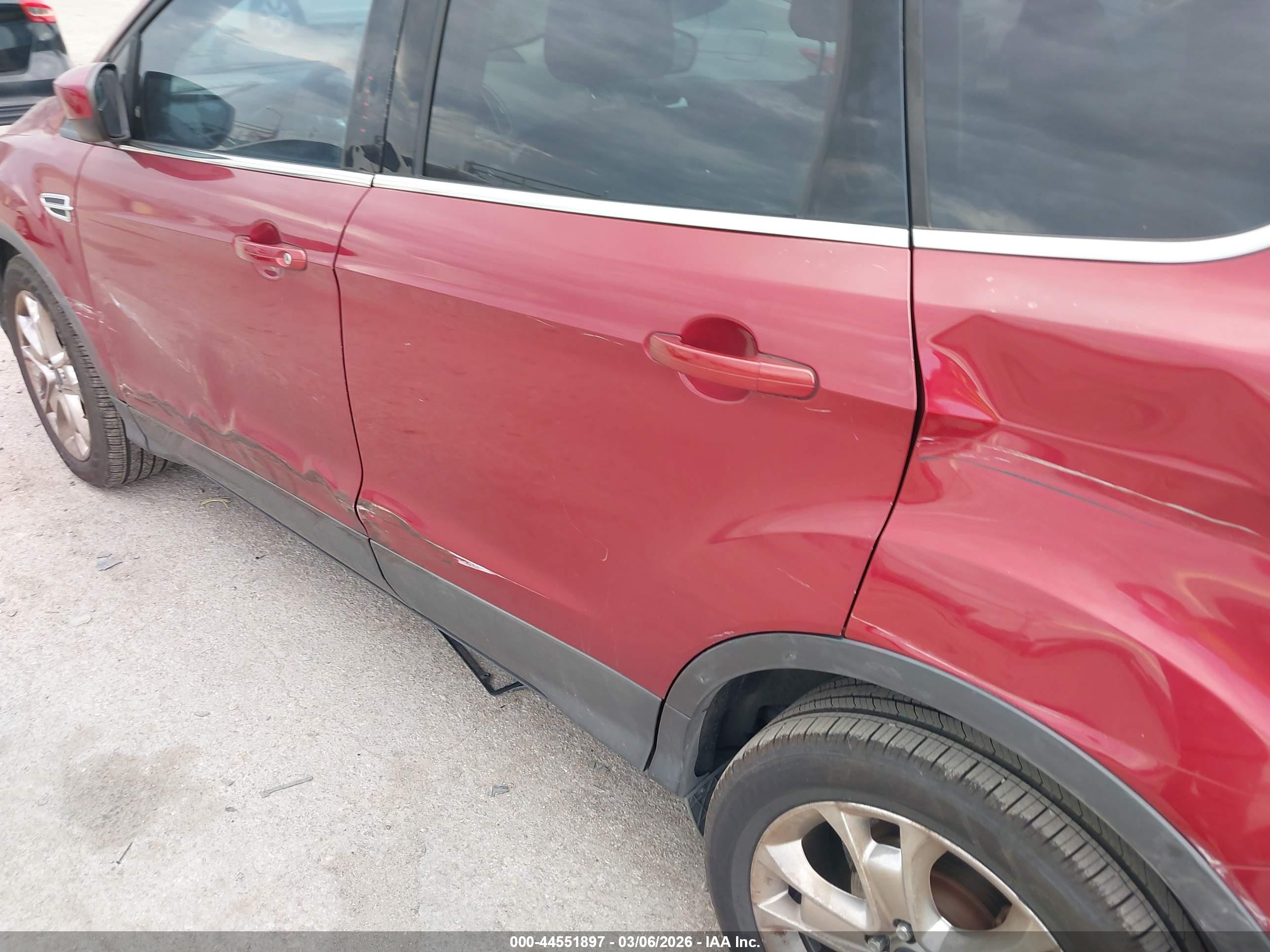 FORD ESCAPE image 6