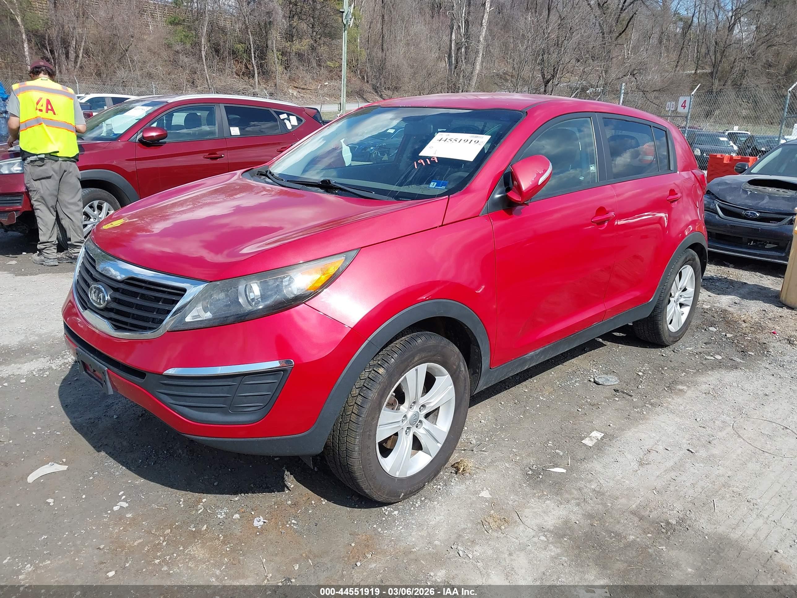 KIA SPORTAGE image 2