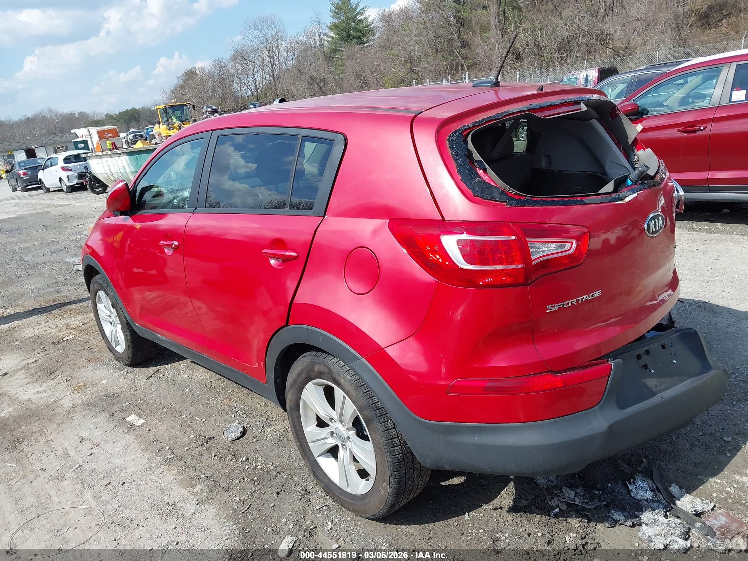 KIA SPORTAGE image 3