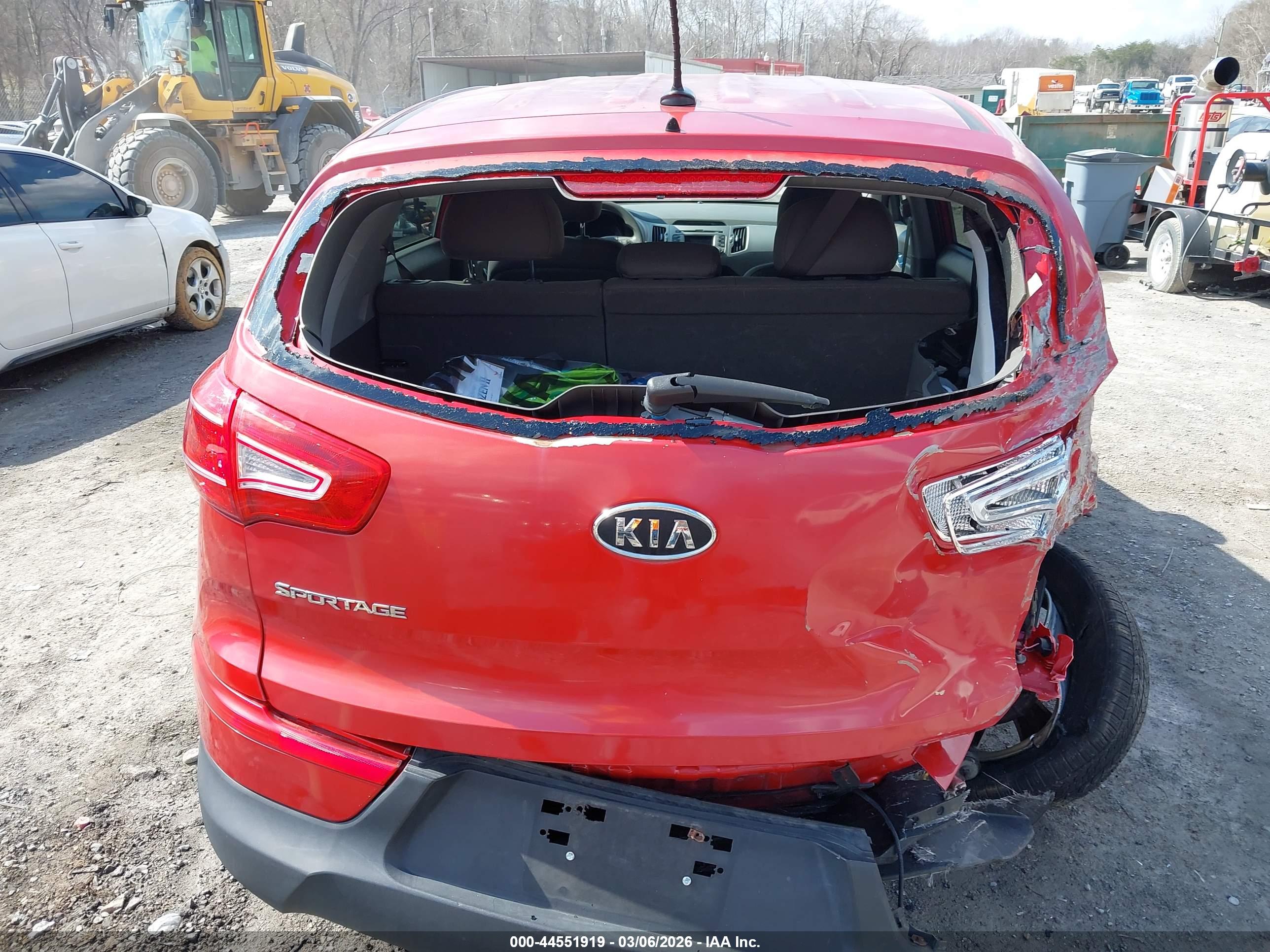 KIA SPORTAGE image 6