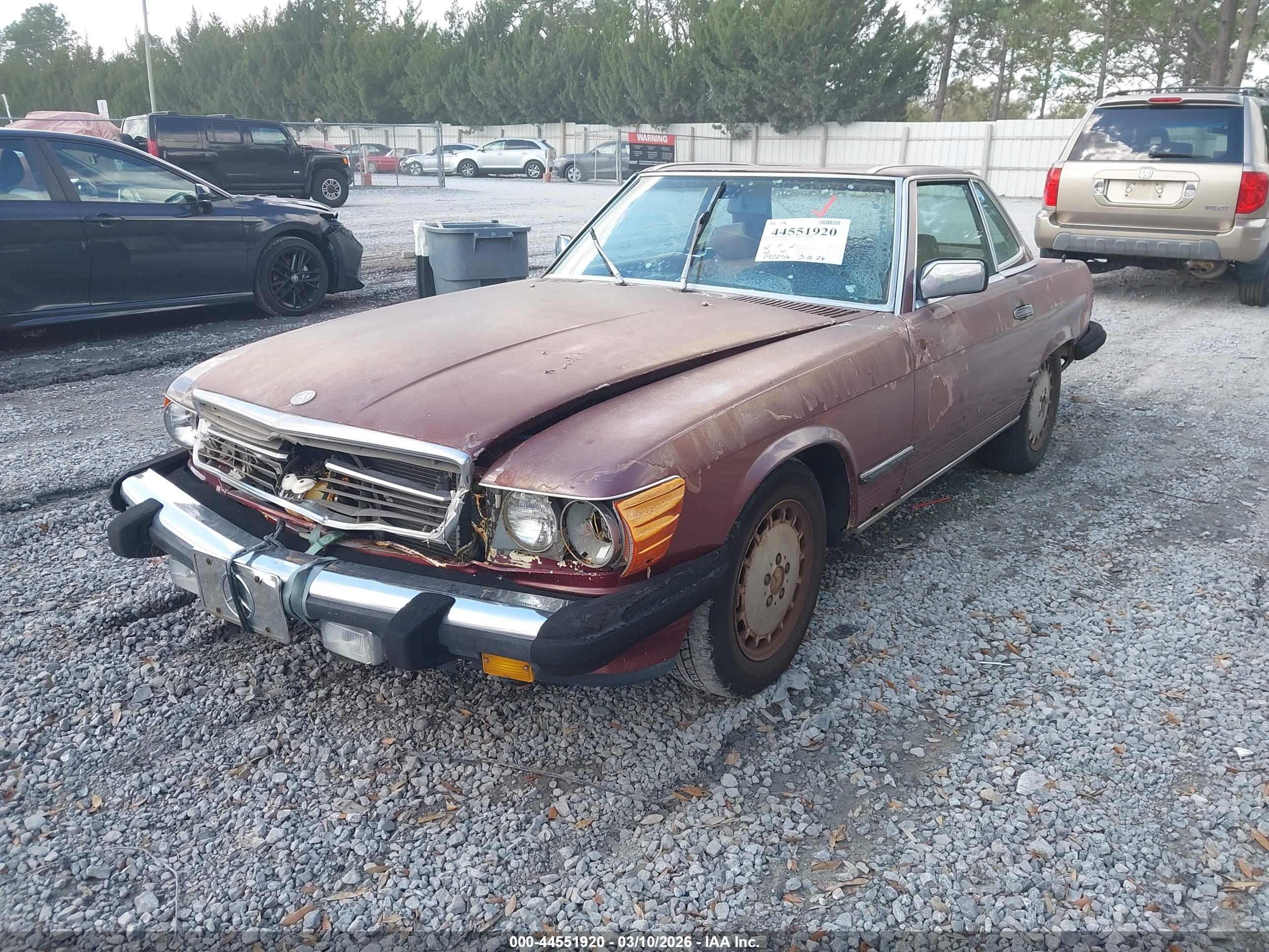 MERCEDES-BENZ 560 image 2