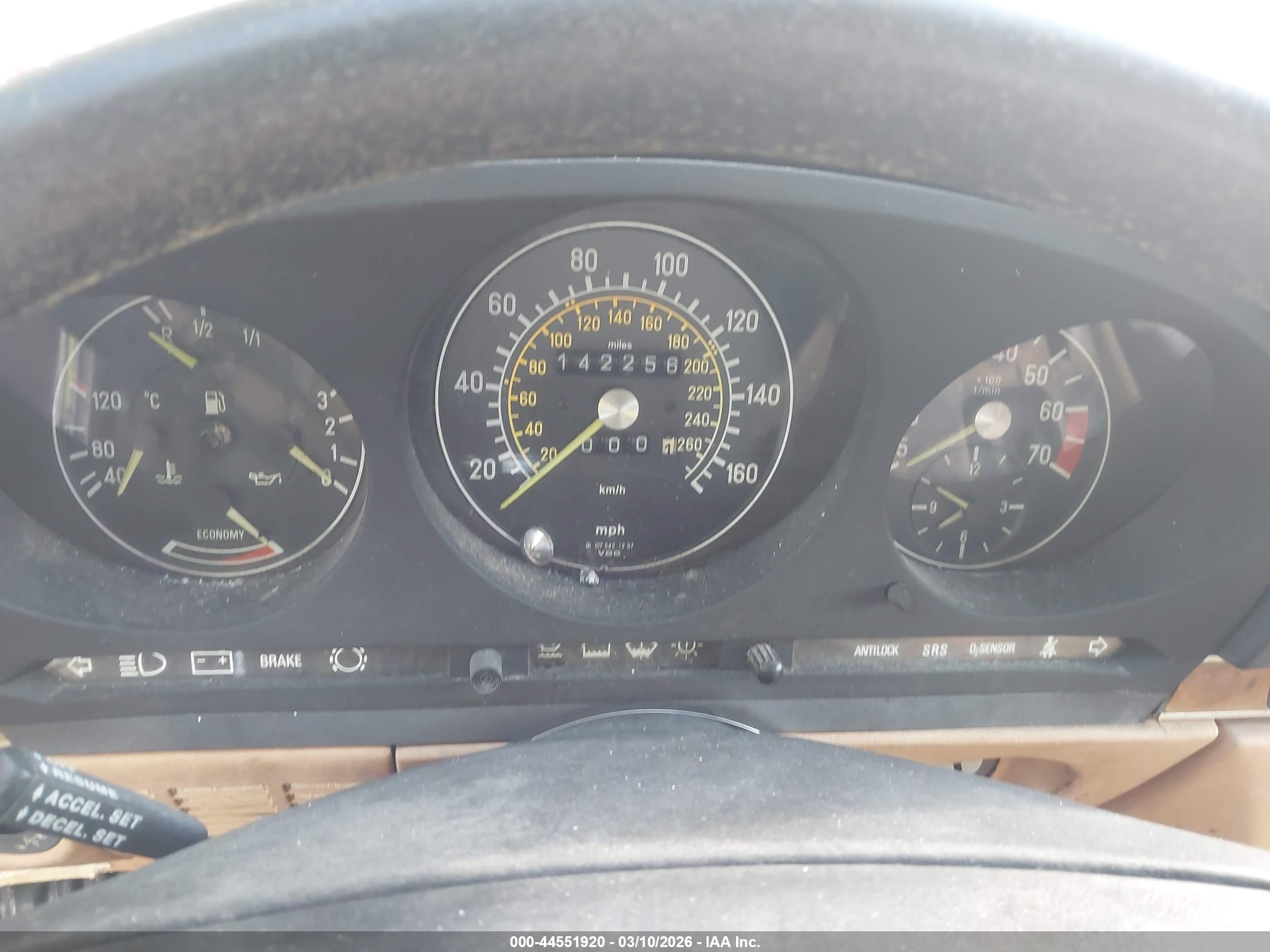 MERCEDES-BENZ 560 image 7