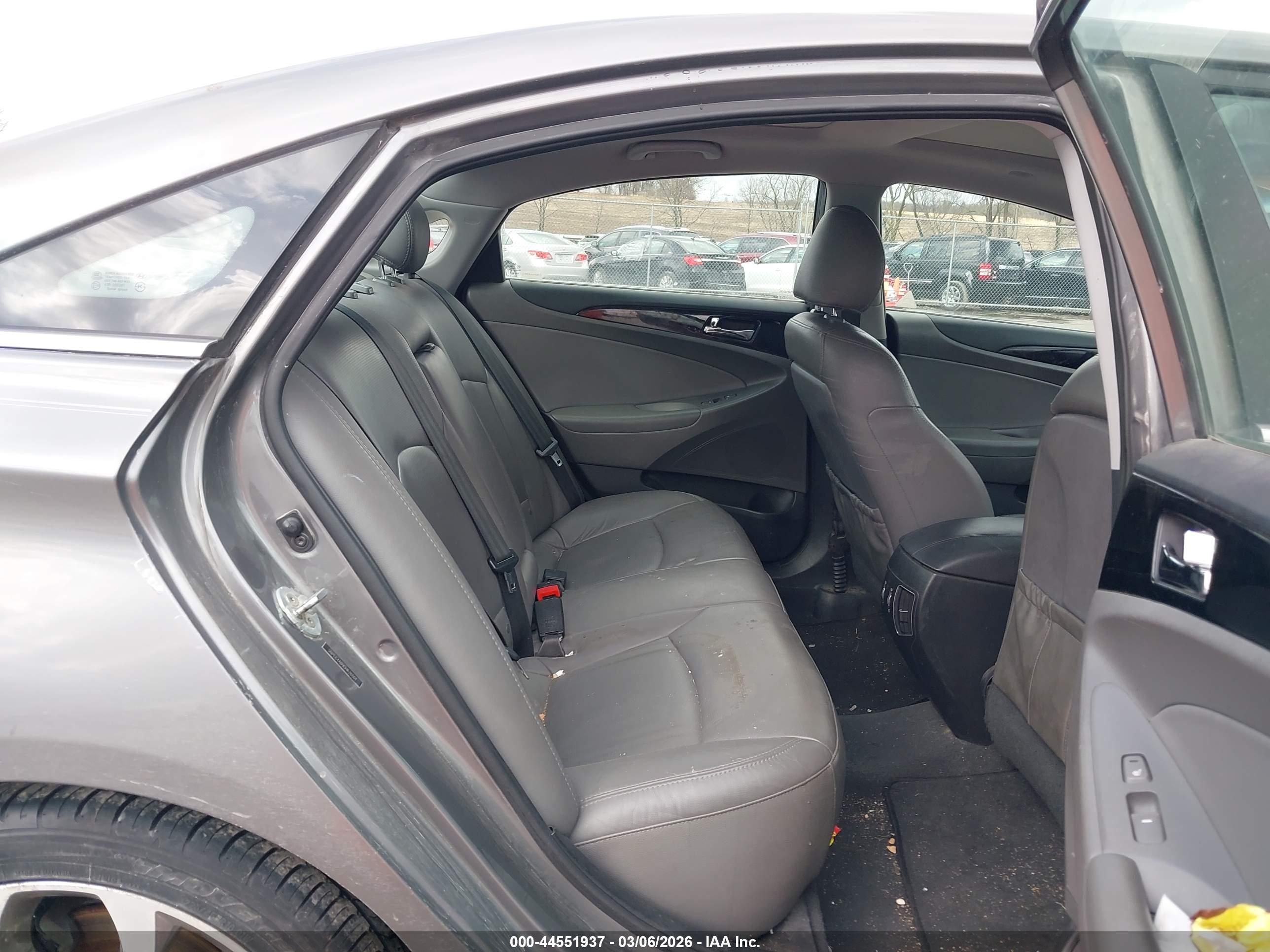 HYUNDAI SONATA image 8
