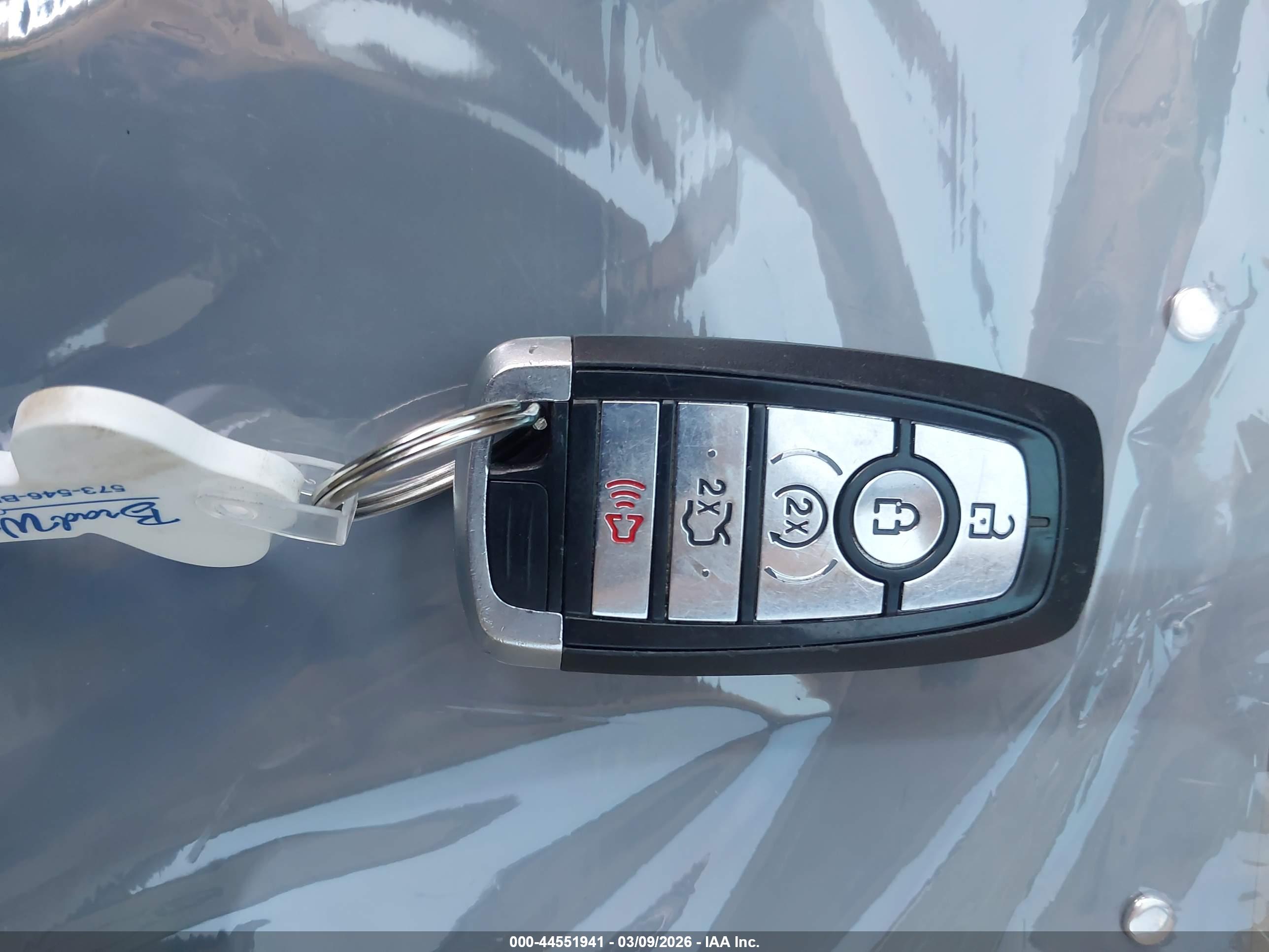 FORD FUSION image 11