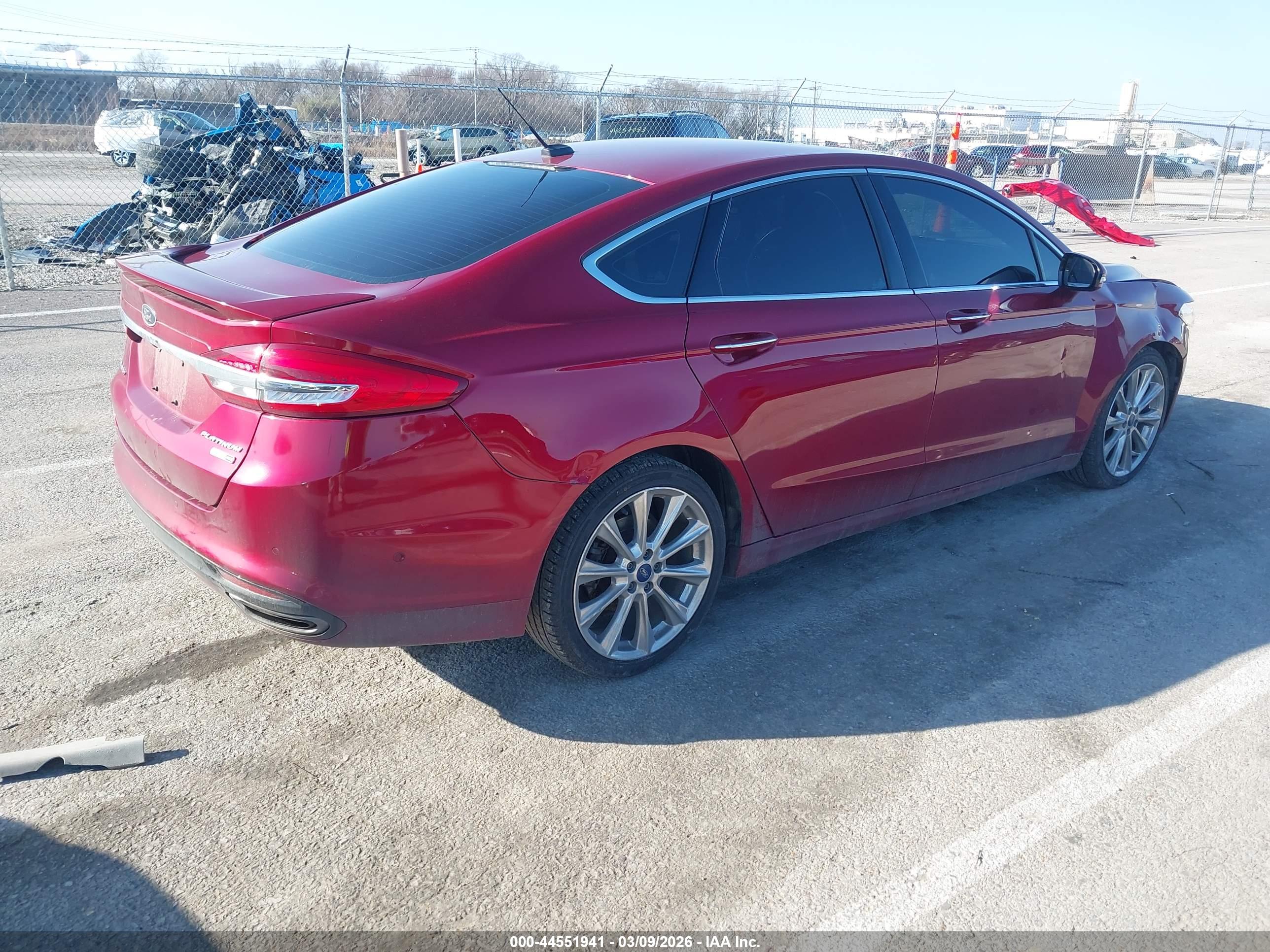 FORD FUSION image 4