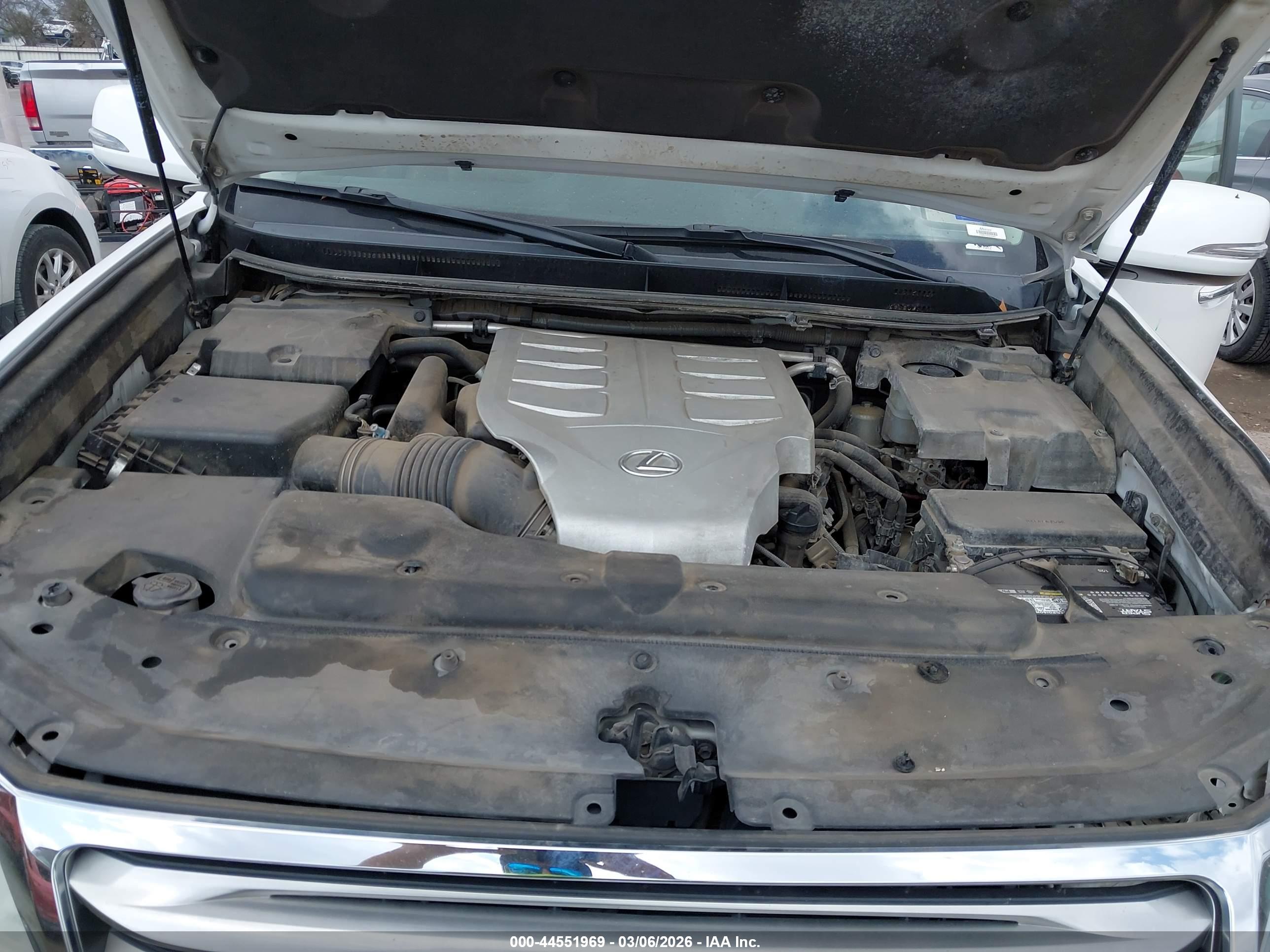 LEXUS GX image 10