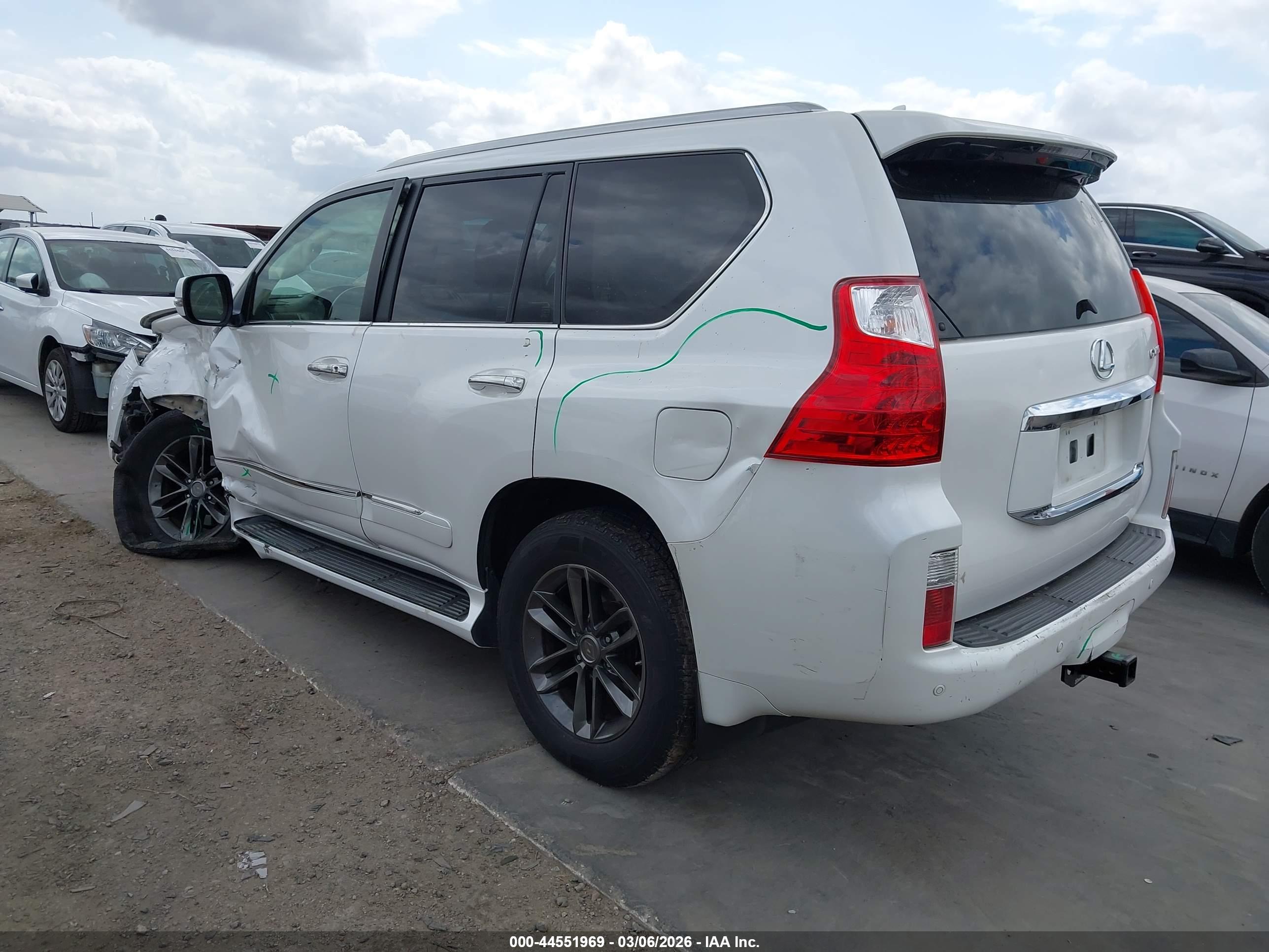 LEXUS GX image 3