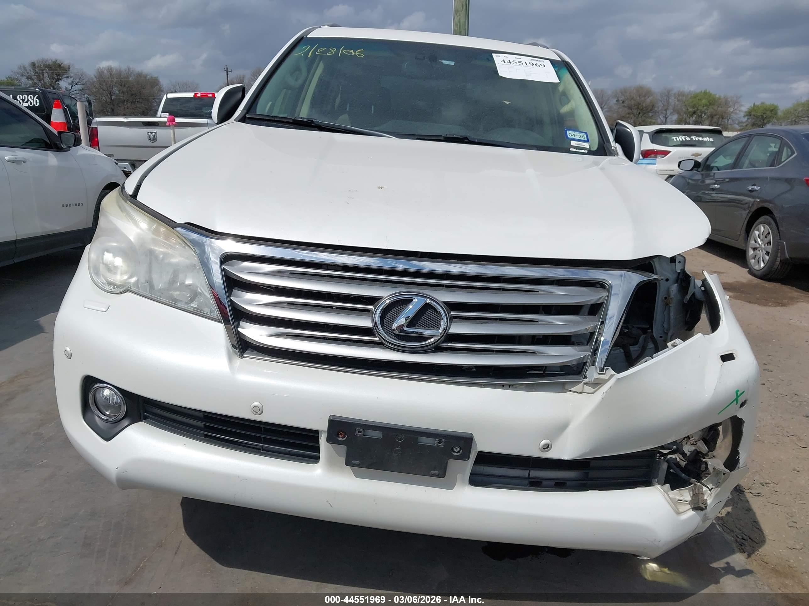 LEXUS GX image 6