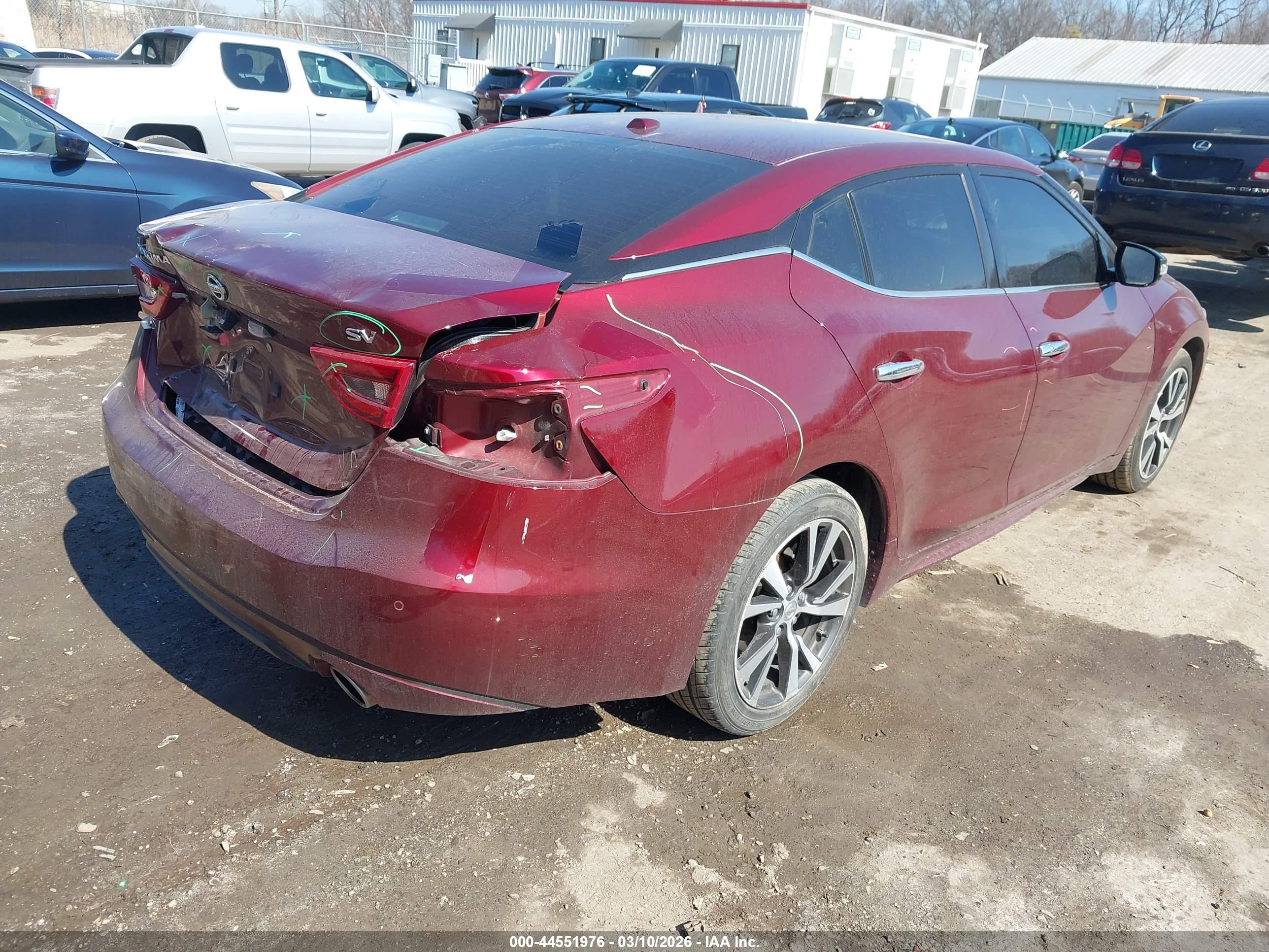NISSAN MAXIMA image 4