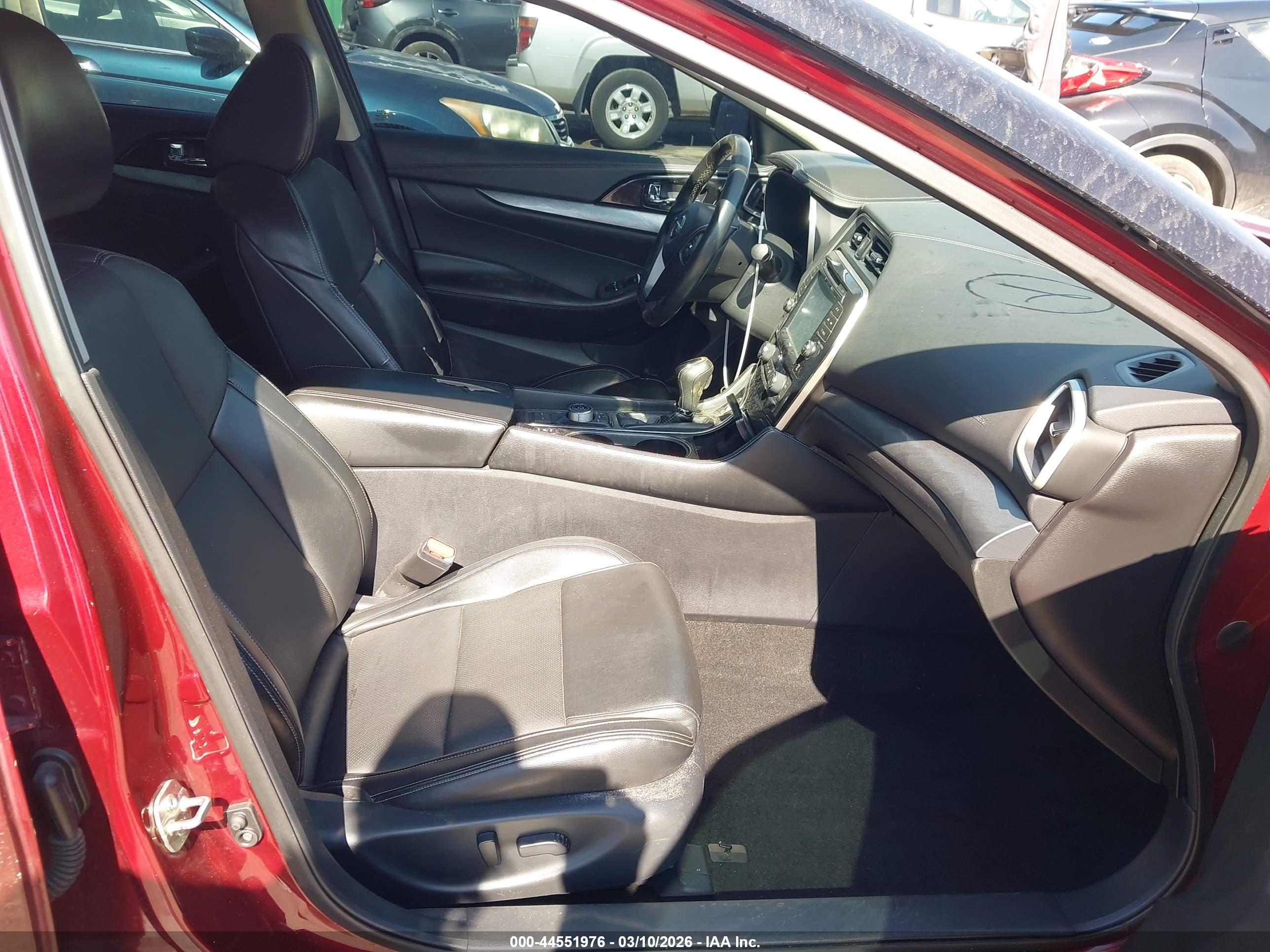 NISSAN MAXIMA image 5