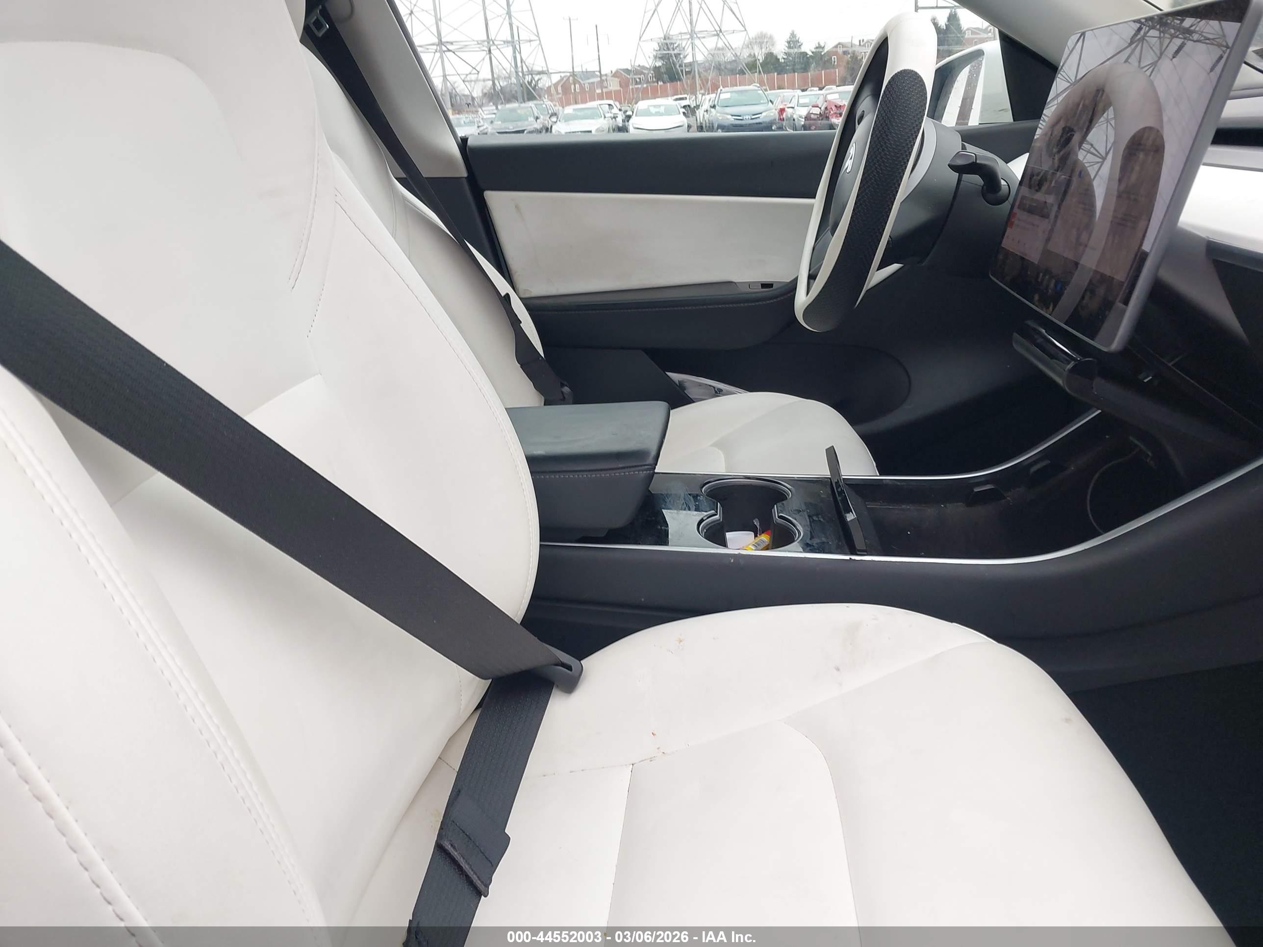 TESLA MODEL image 5