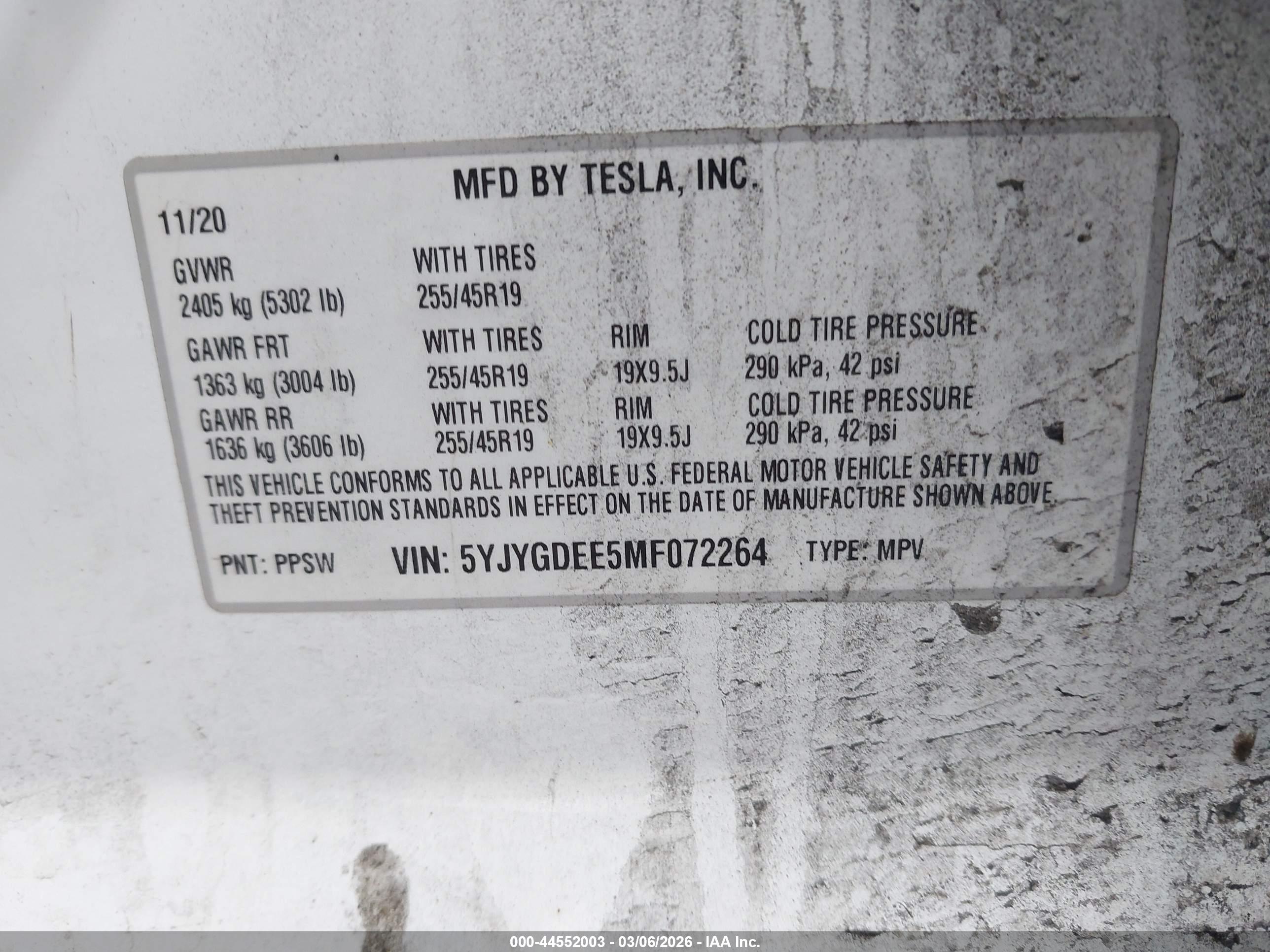 TESLA MODEL image 9