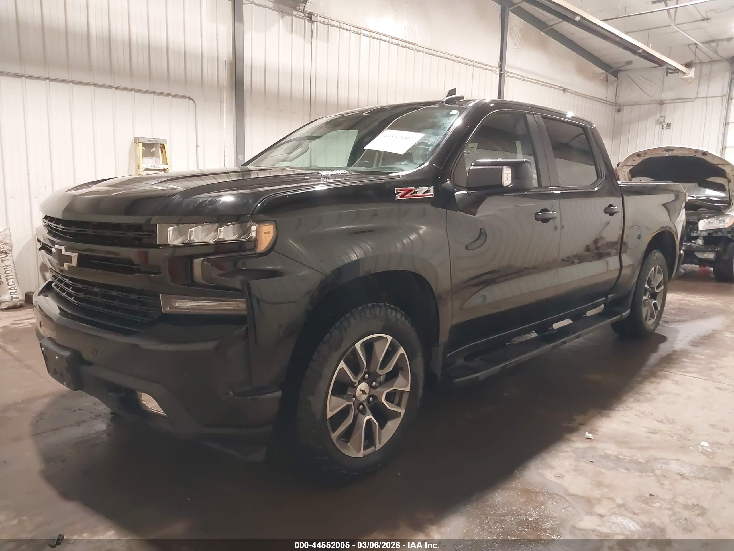 CHEVROLET SILVERADO image 2