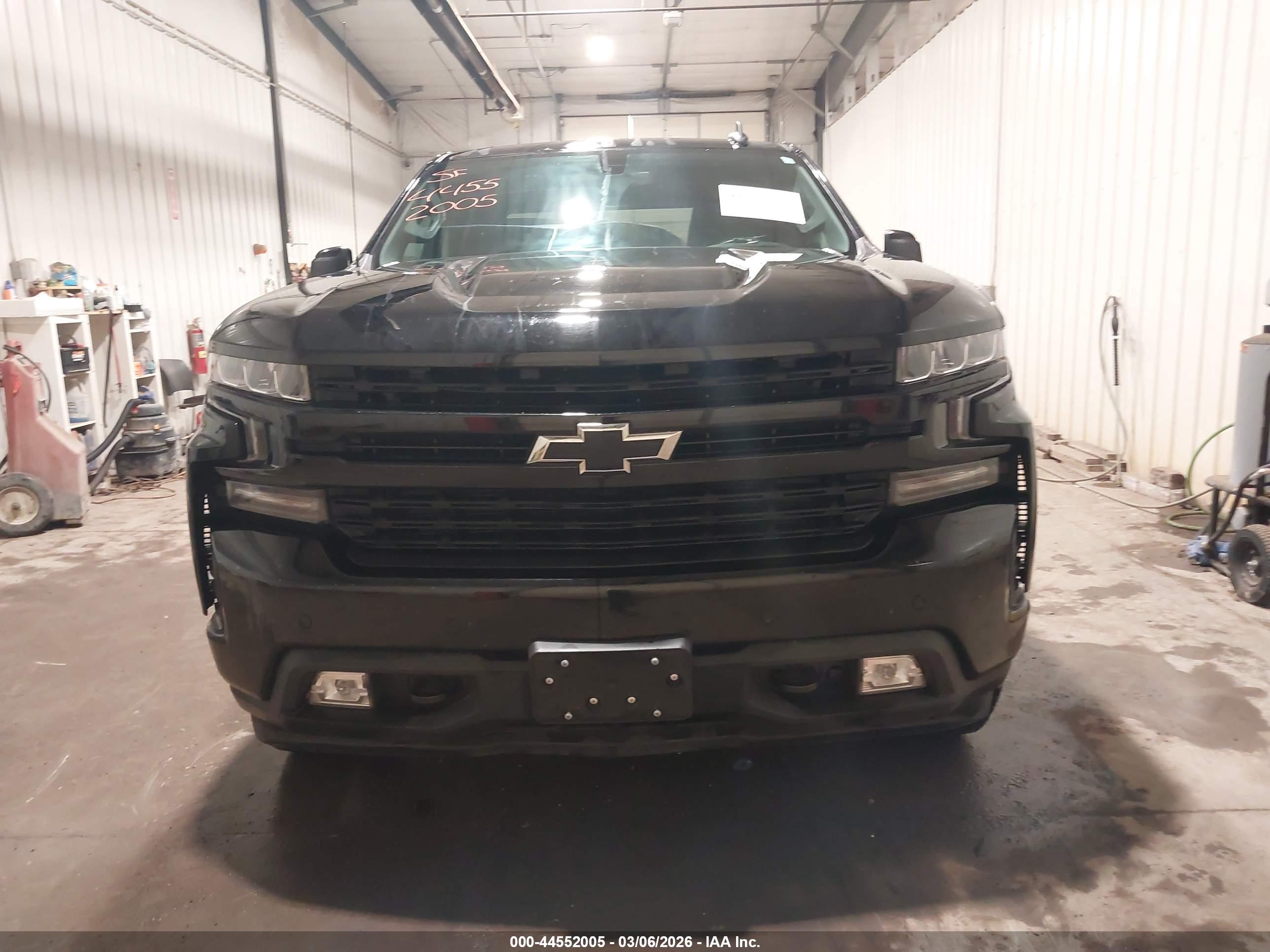 CHEVROLET SILVERADO image 6
