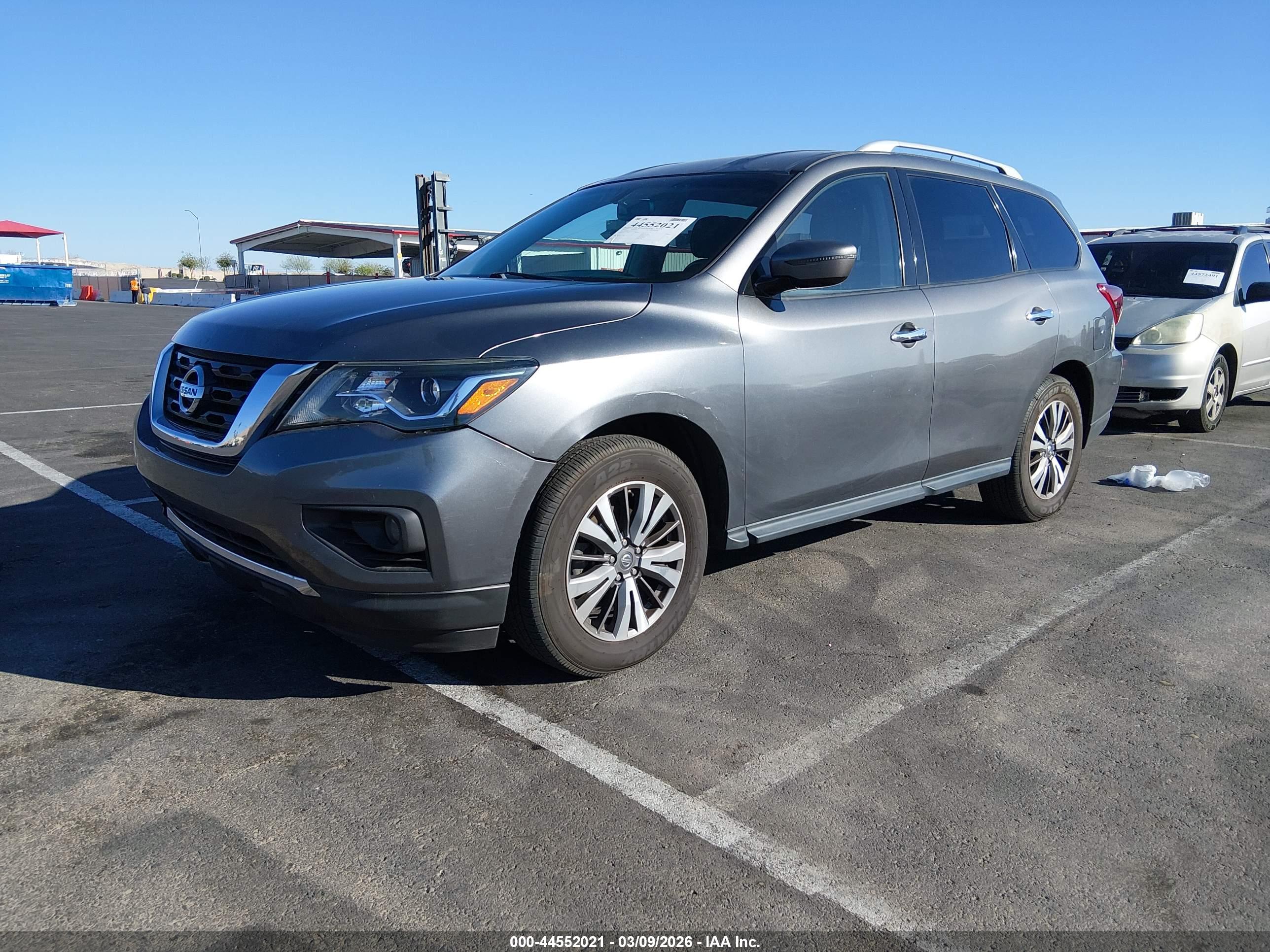 NISSAN PATHFINDER image 2