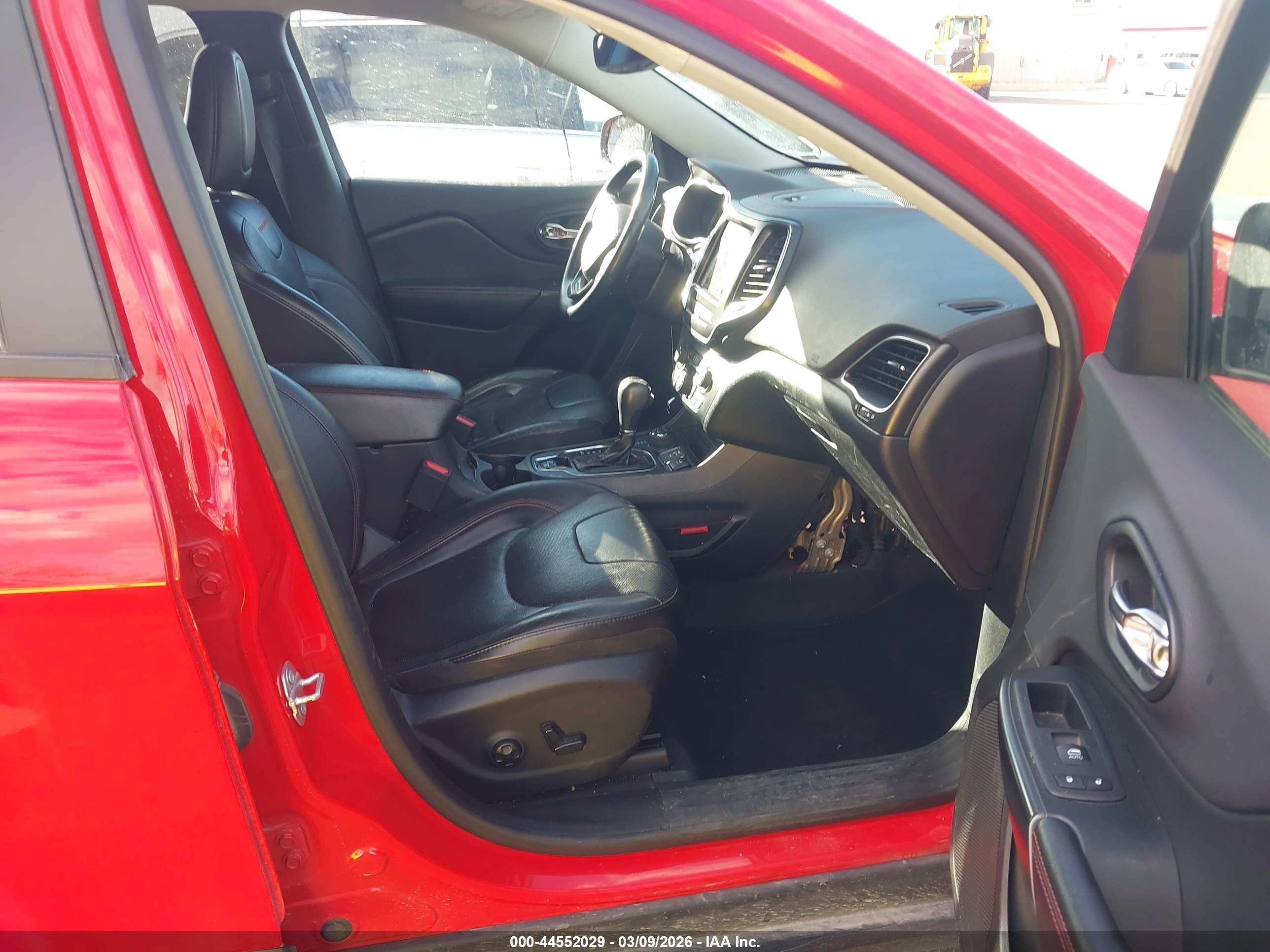 JEEP CHEROKEE image 5