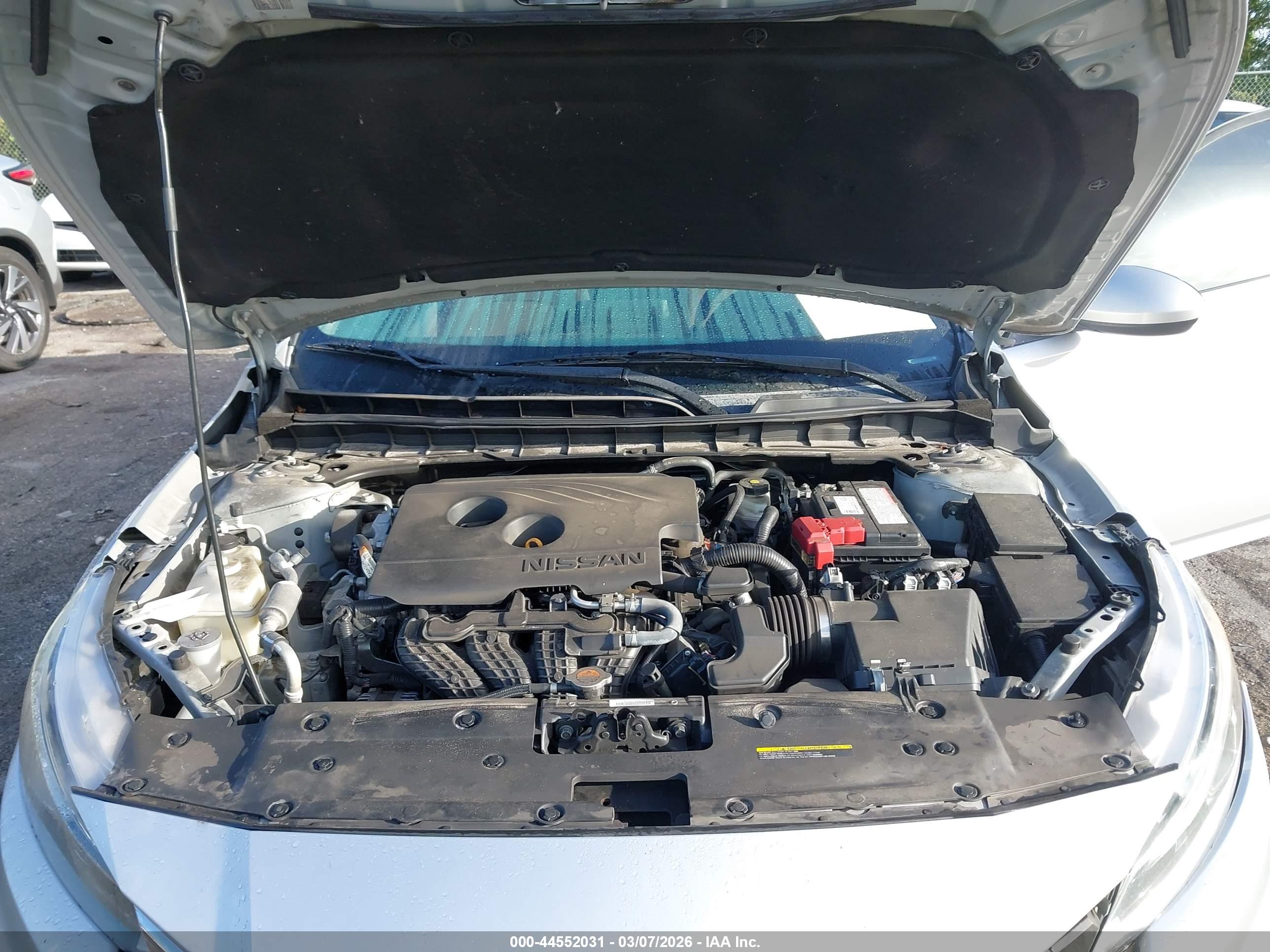NISSAN ALTIMA image 10