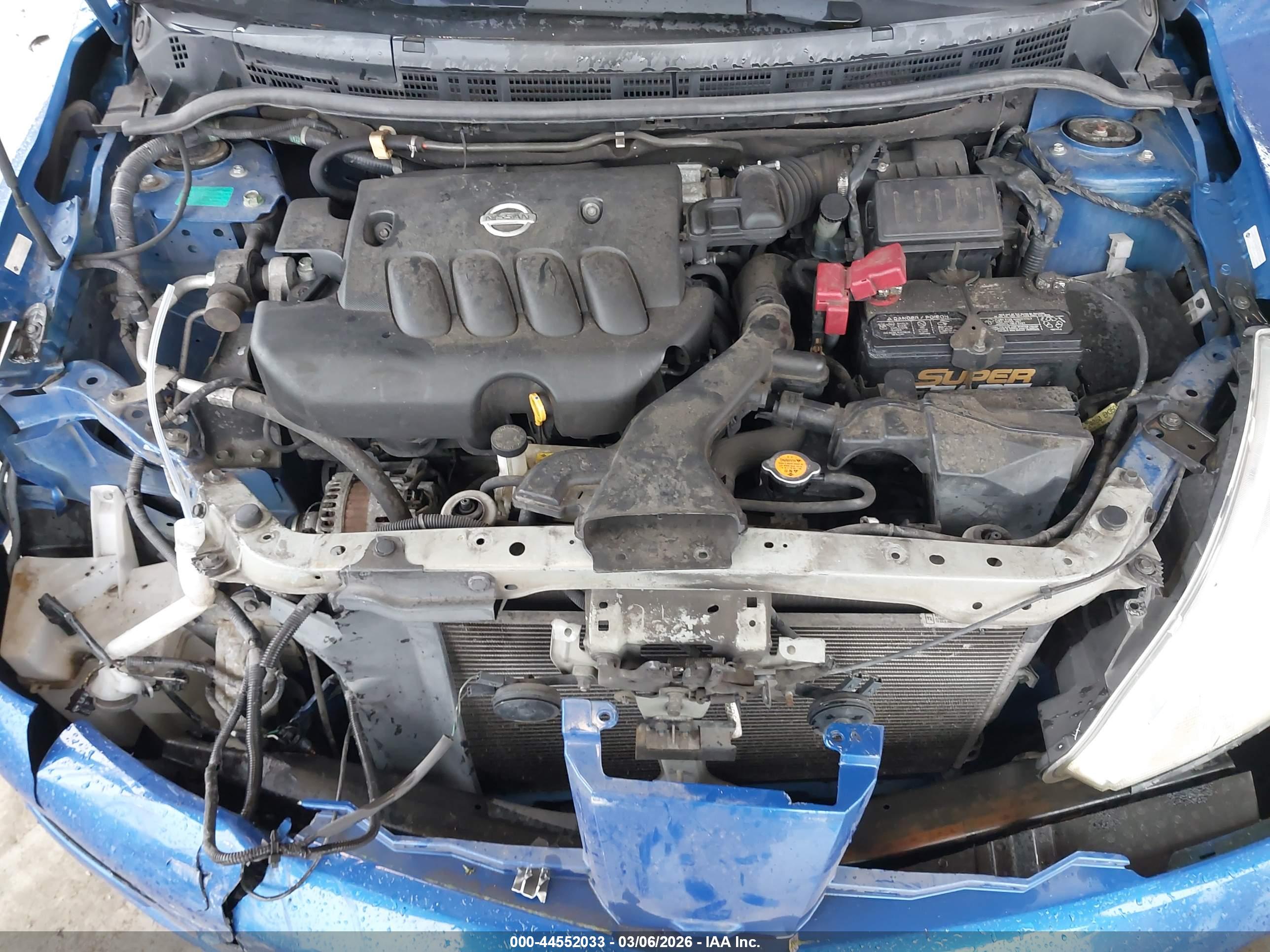 NISSAN VERSA image 10