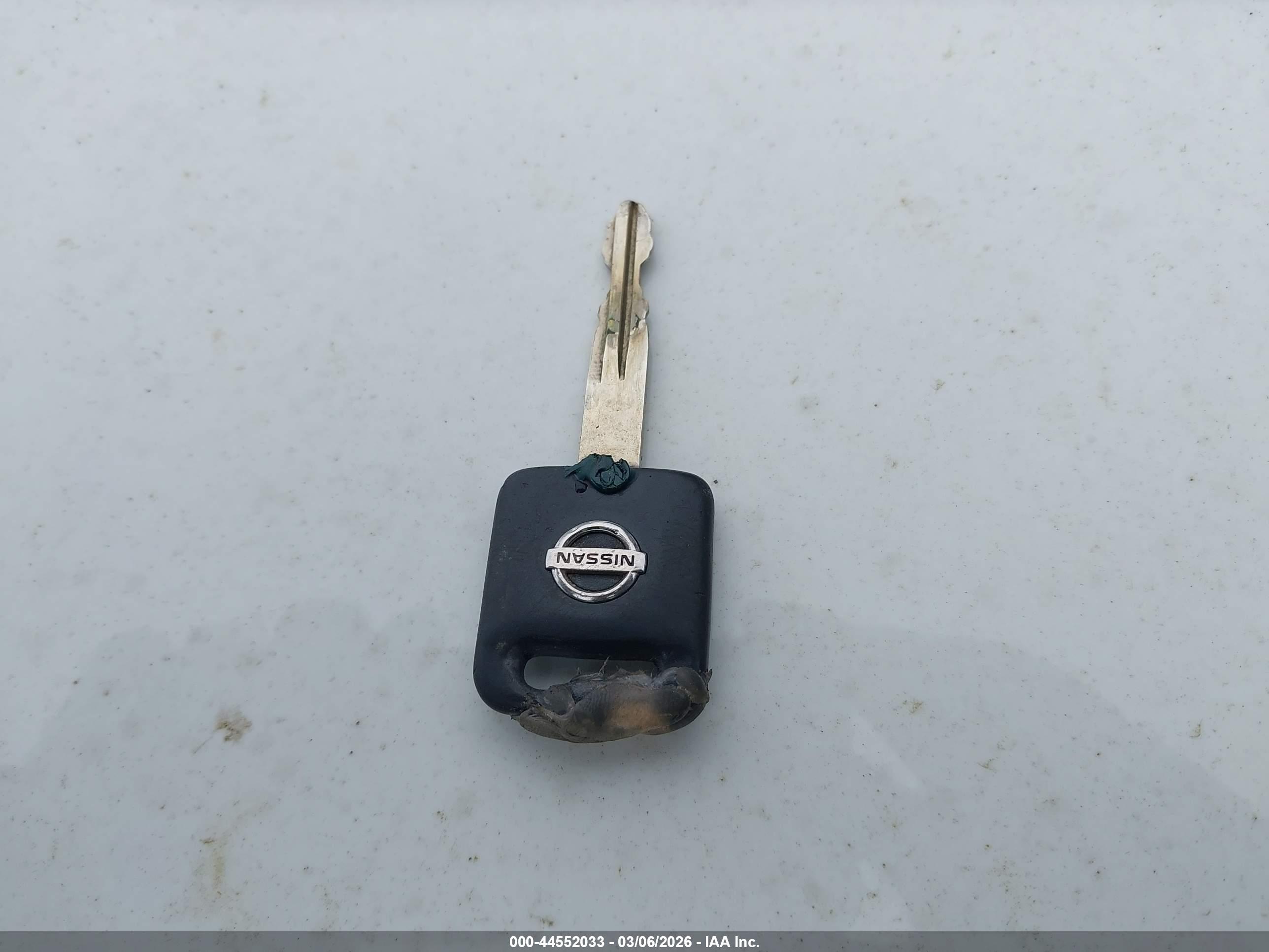 NISSAN VERSA image 11
