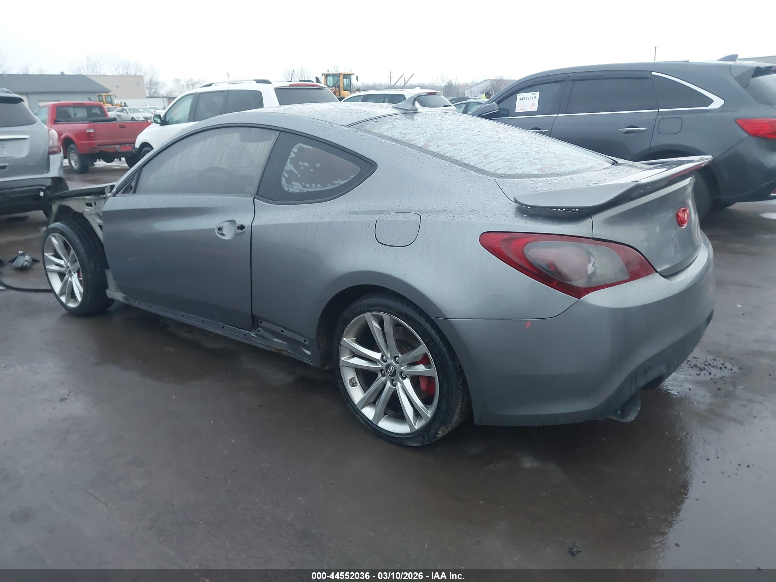 HYUNDAI GENESIS image 3