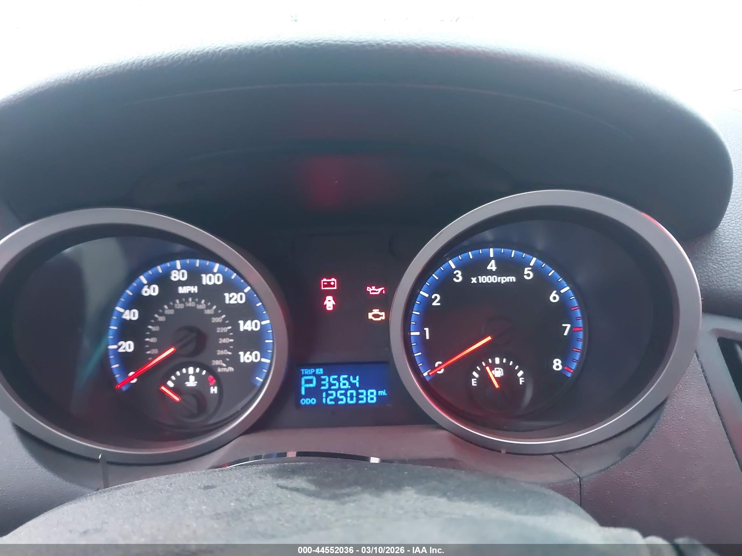 HYUNDAI GENESIS image 7