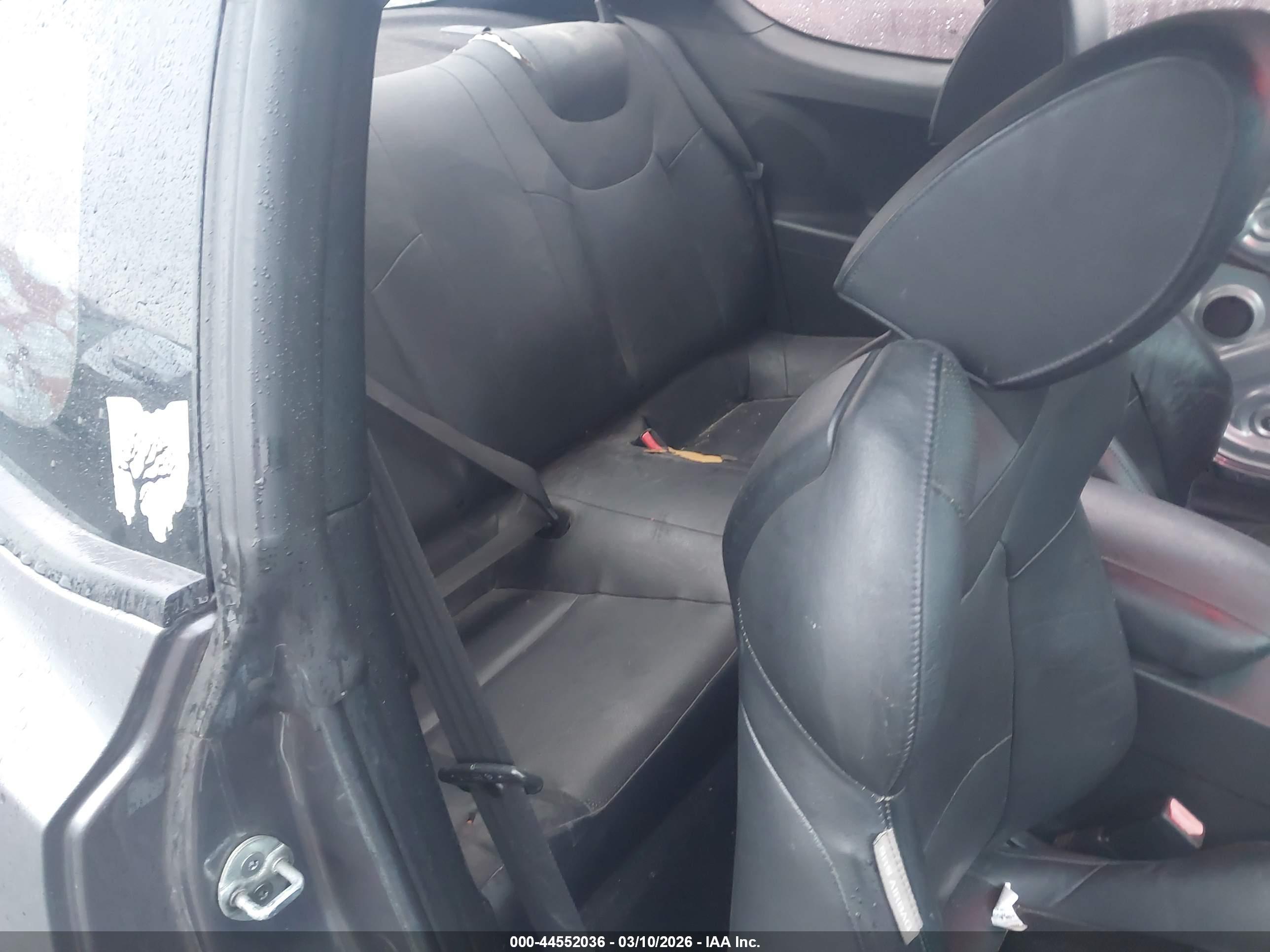 HYUNDAI GENESIS image 8