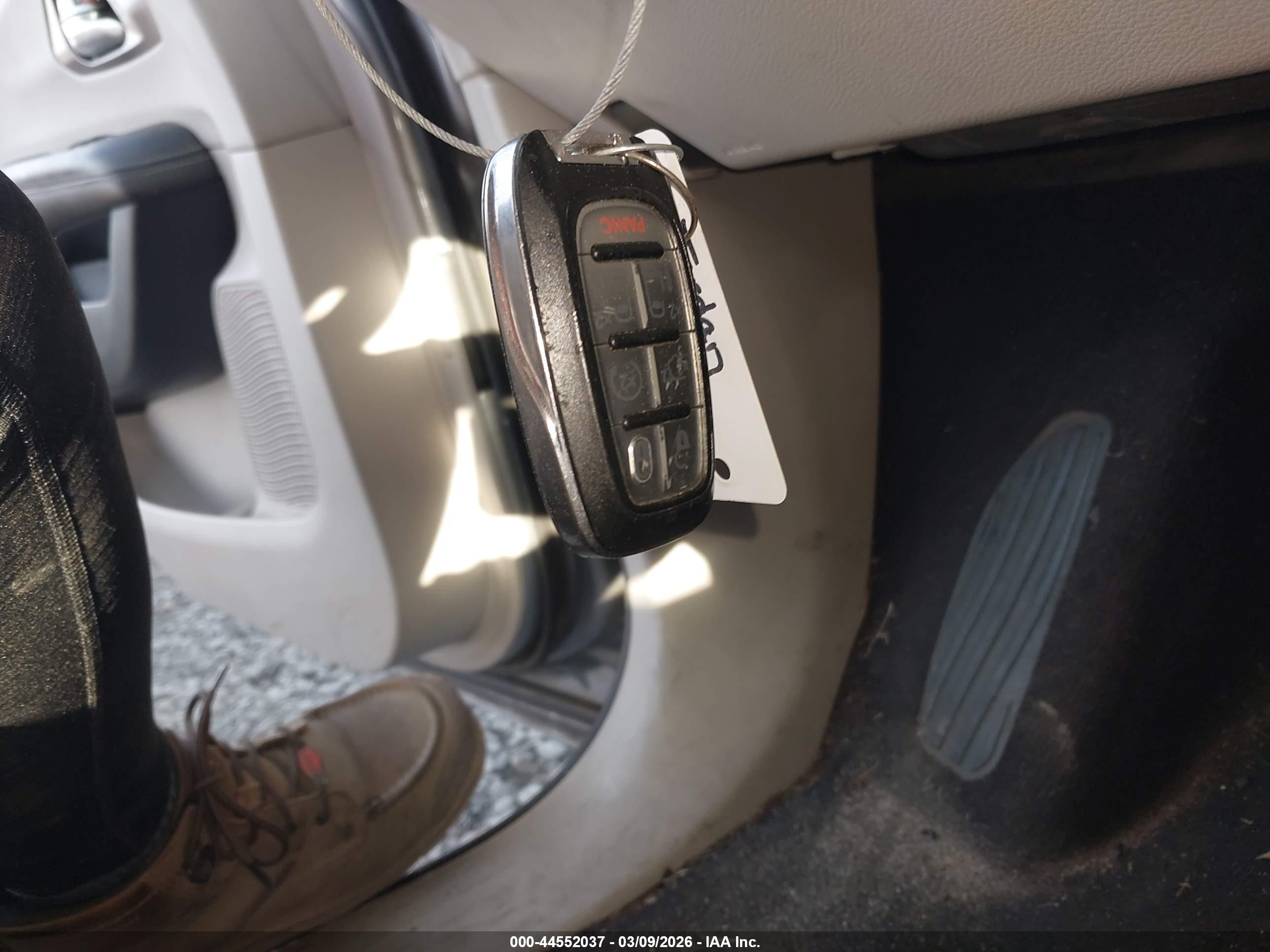 CHRYSLER VOYAGER image 11