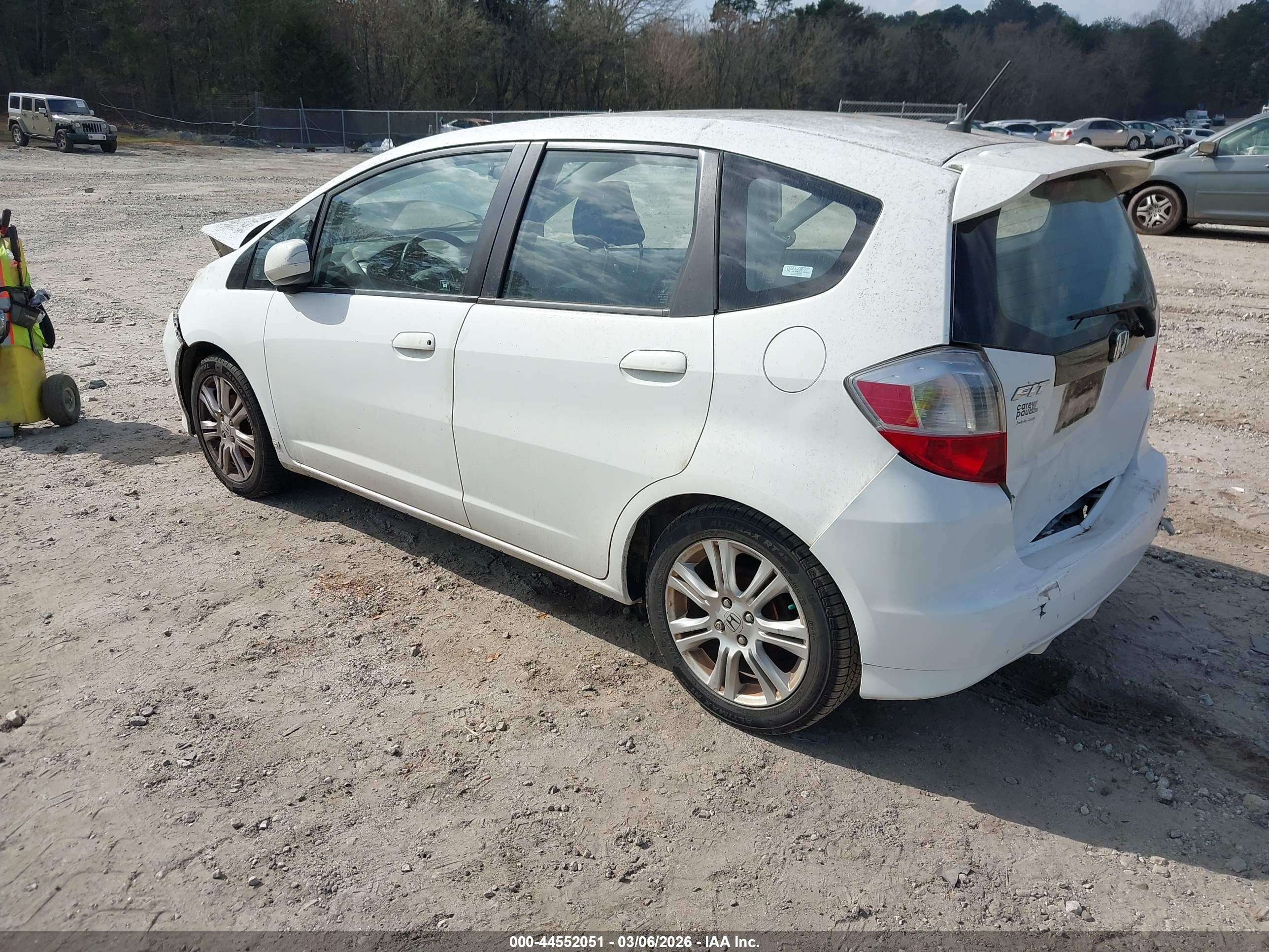 HONDA FIT image 3