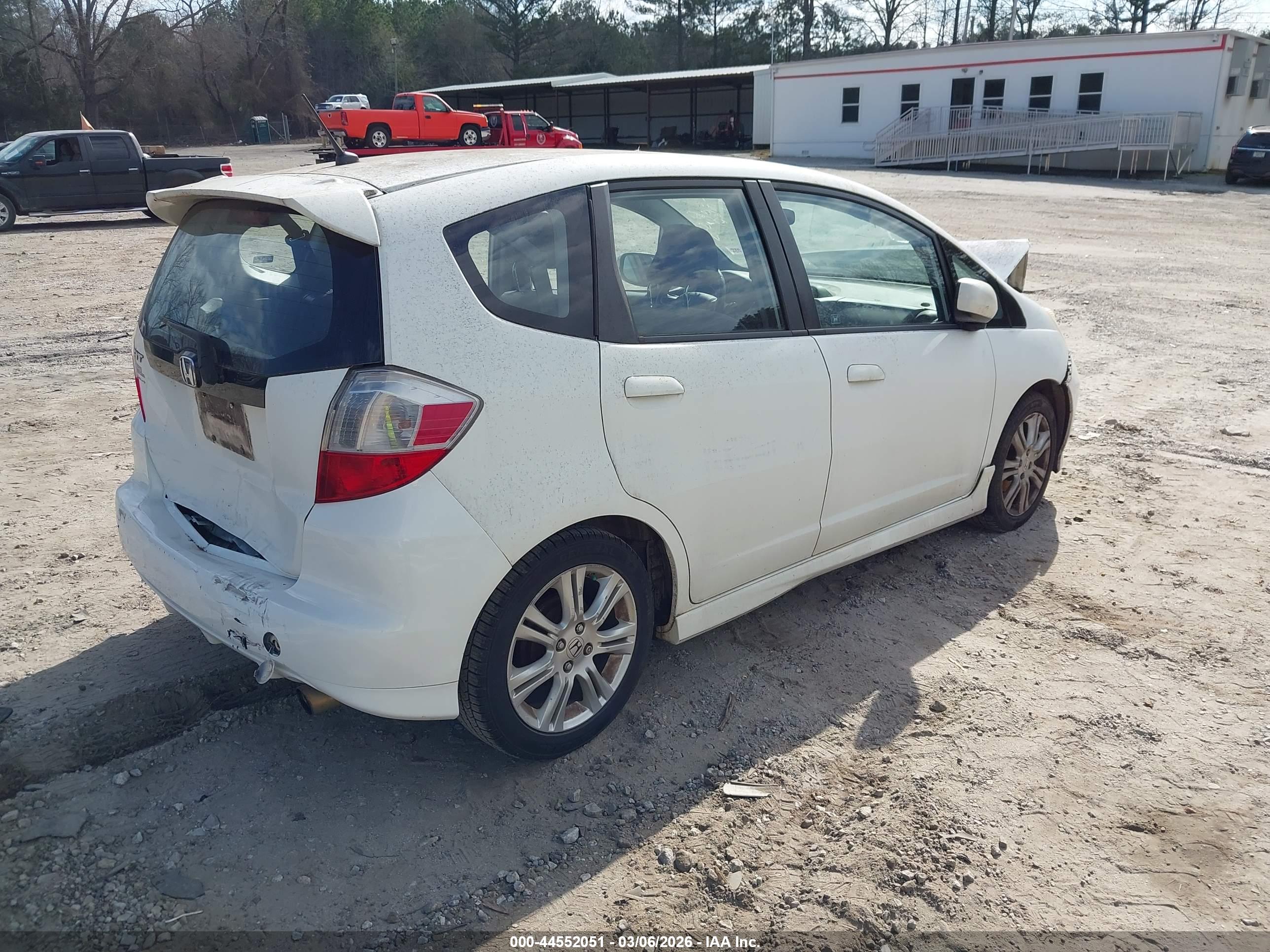 HONDA FIT image 4