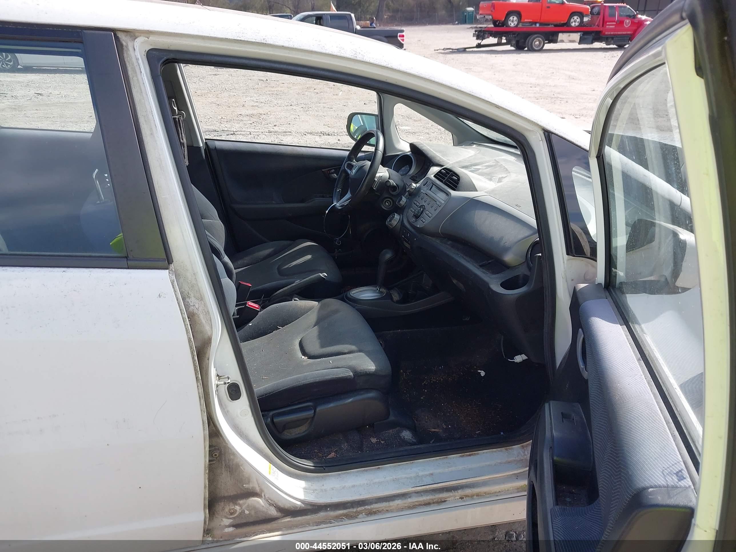 HONDA FIT image 5
