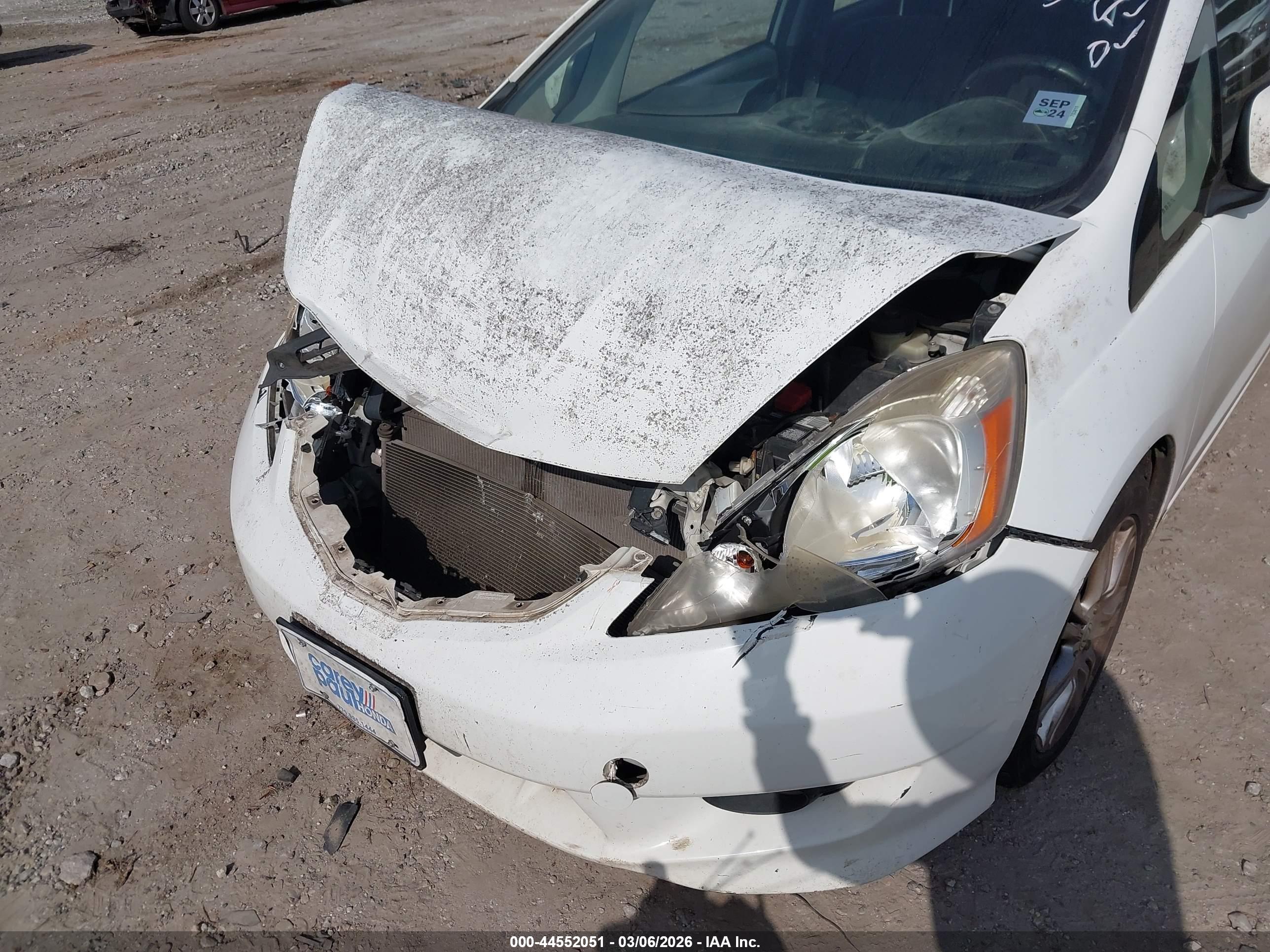 HONDA FIT image 6