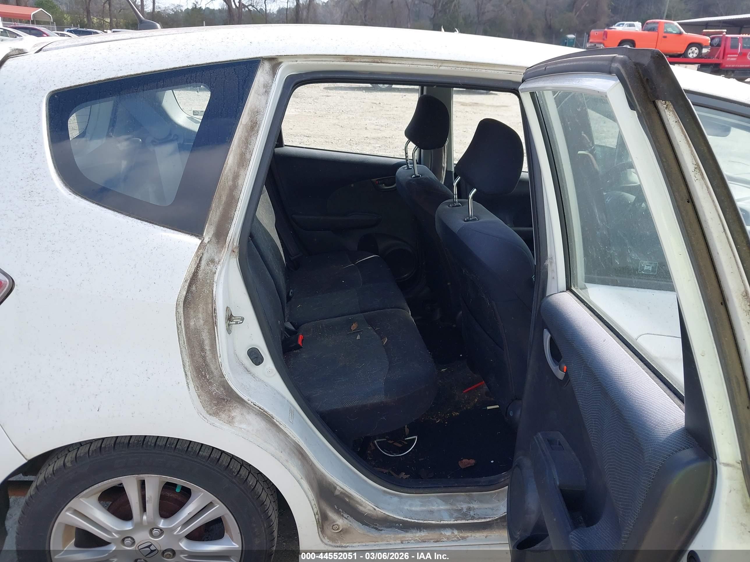 HONDA FIT image 8