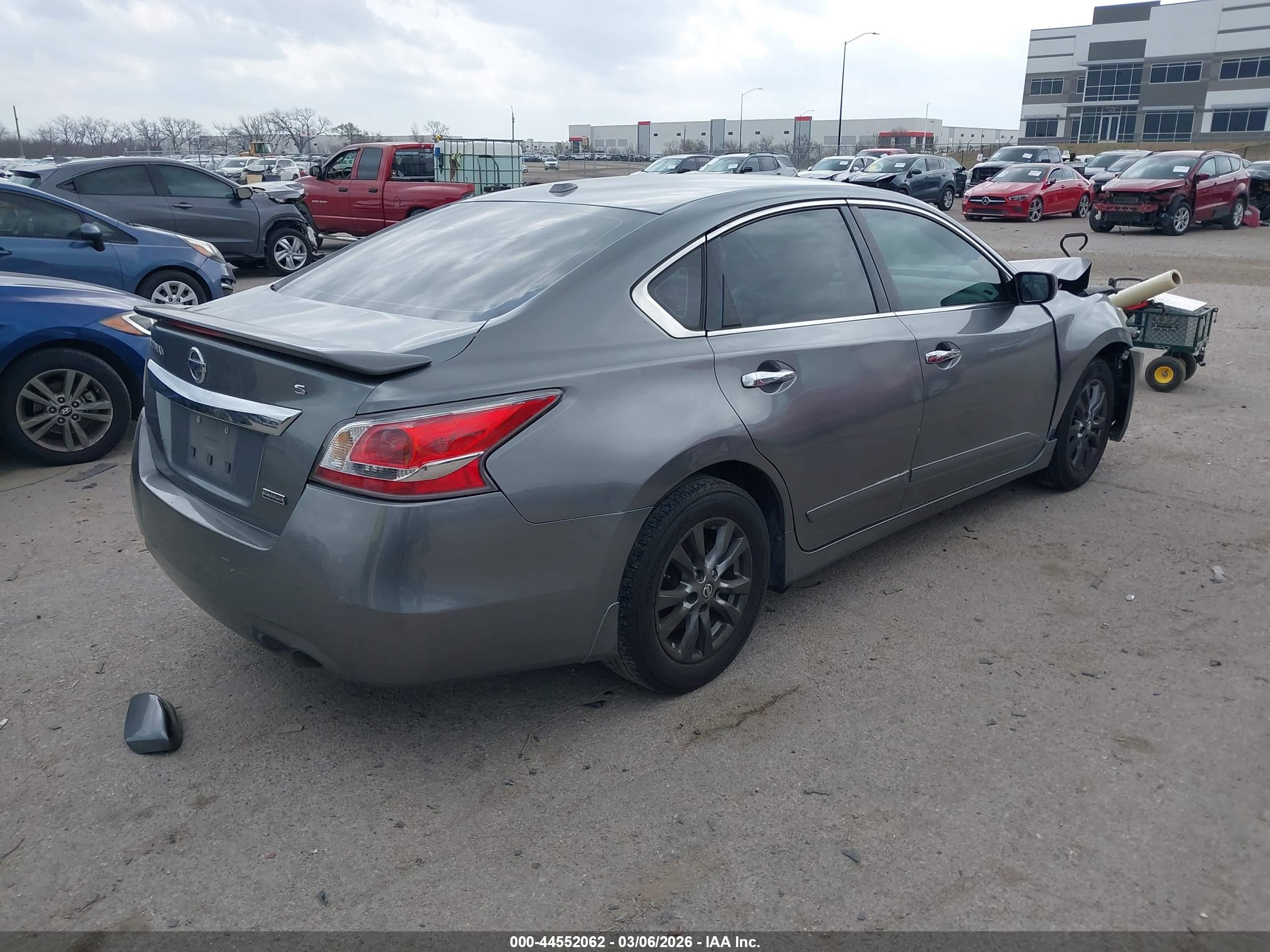 NISSAN ALTIMA image 4